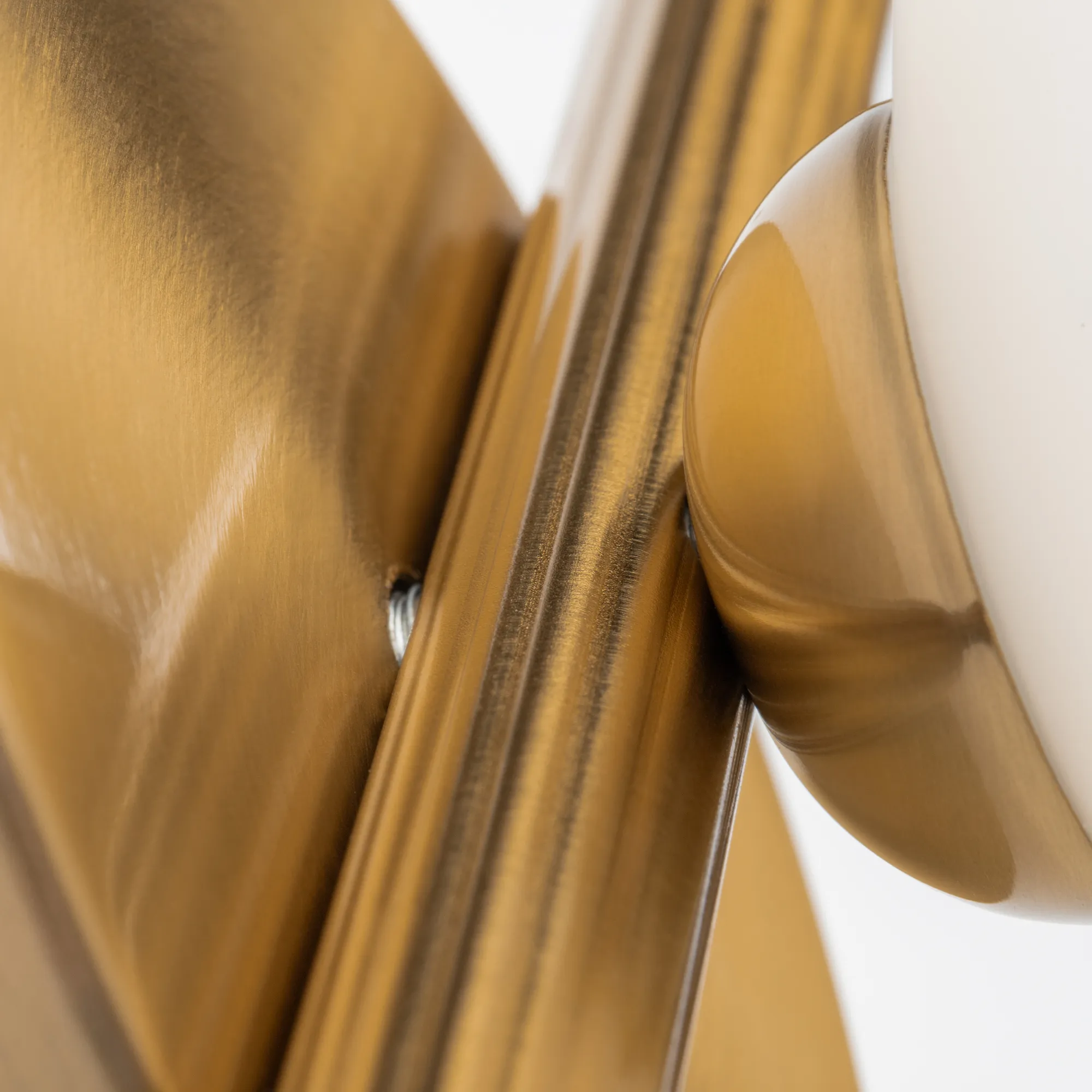 картинка Настенный светильник (бра) Freya FR5259WL-01BS