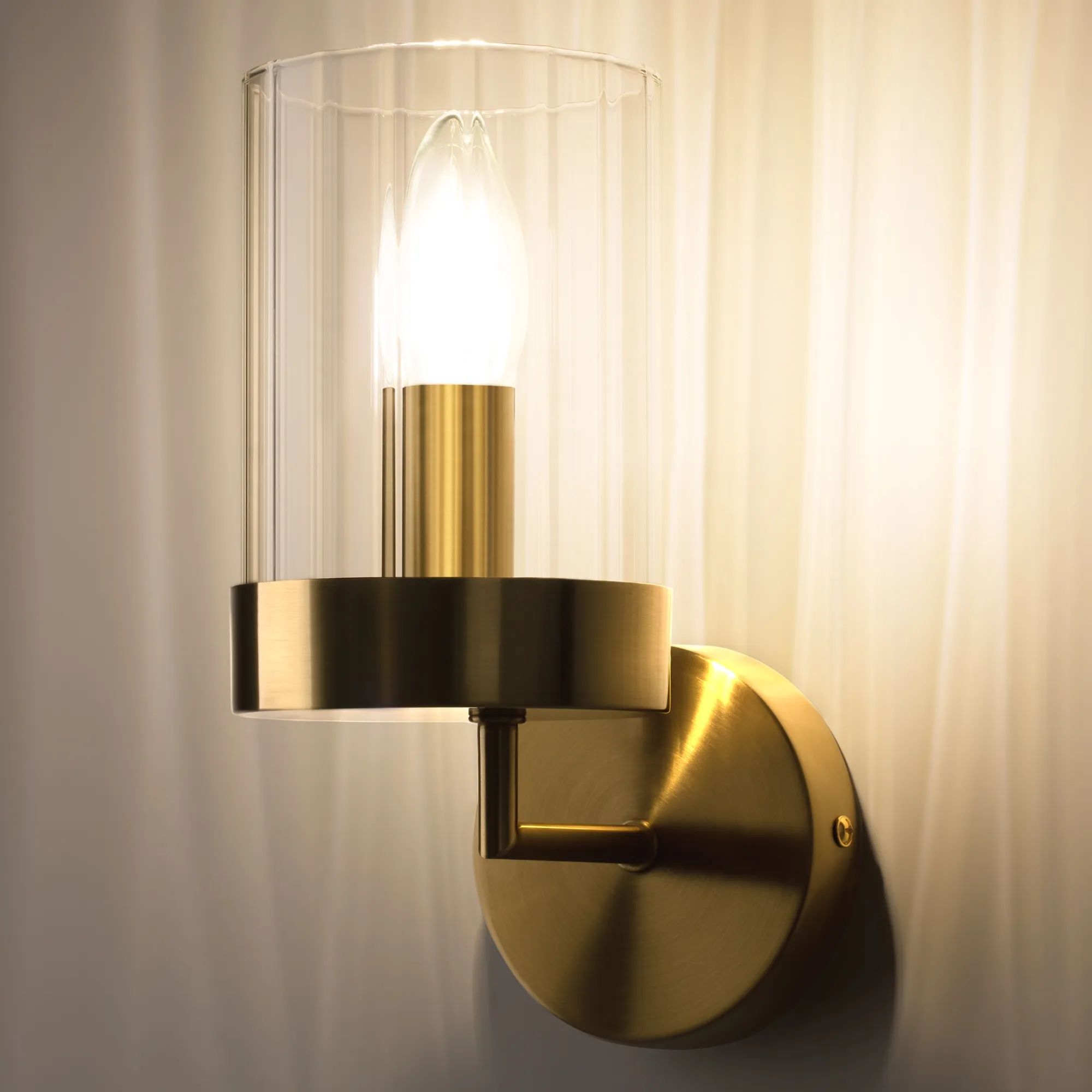 картинка Настенный светильник (бра) Freya FR5426WL-01BS