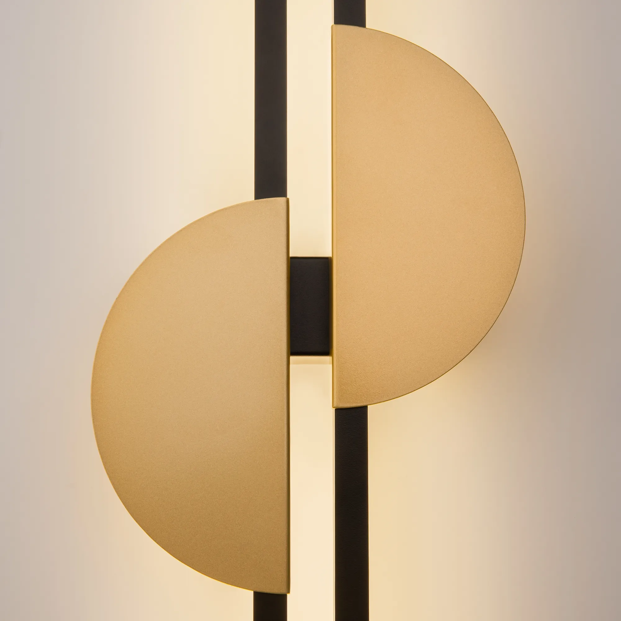 картинка Настенный светильник (бра) Maytoni MOD179WL-L22BS4K1