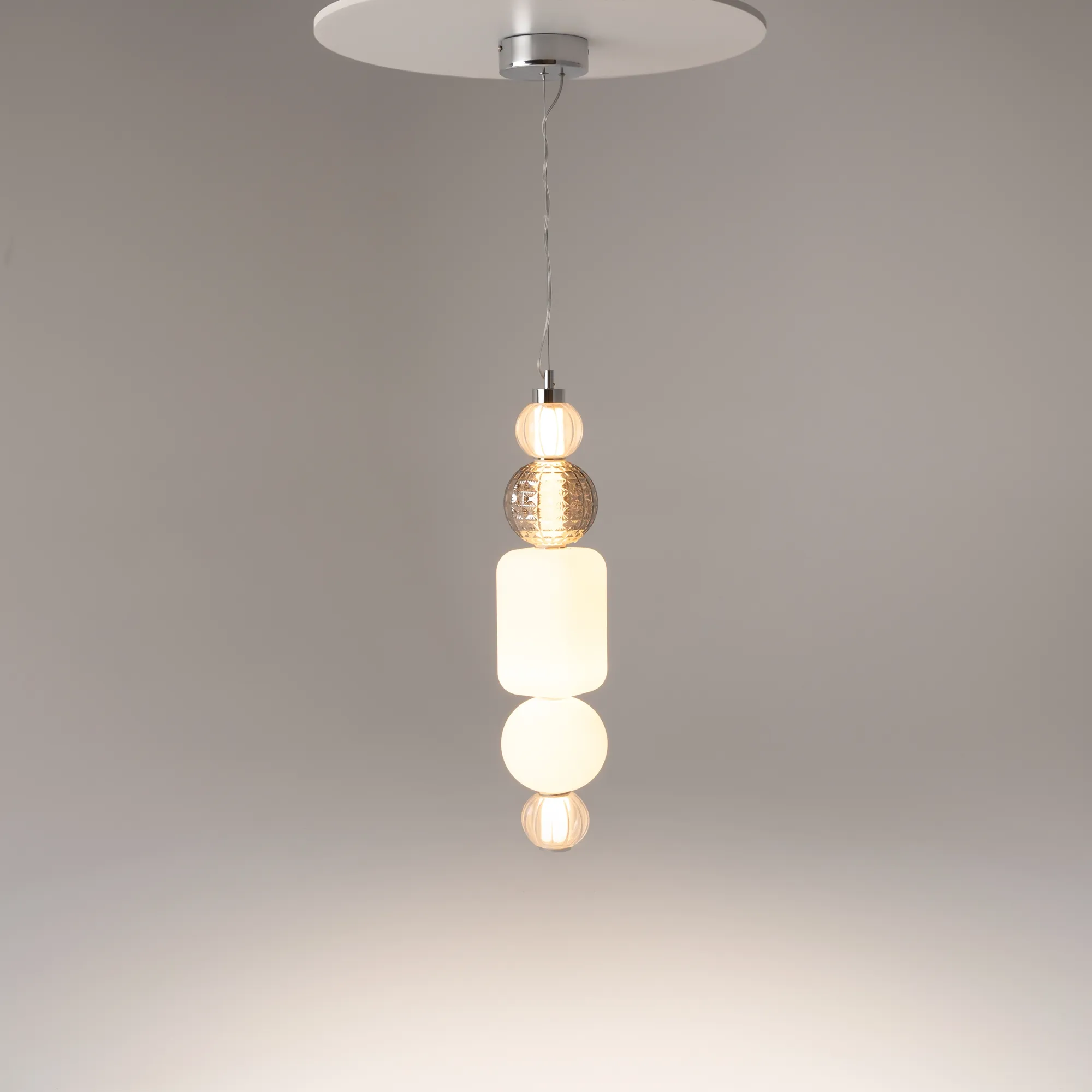 картинка Подвесной светильник Maytoni P069PL-L35CH3K
