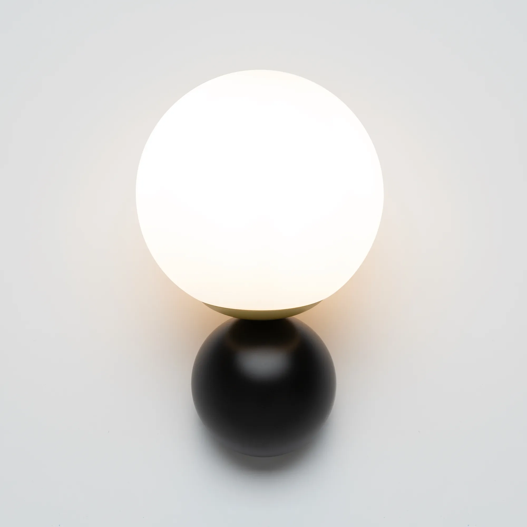 картинка Настенный светильник (бра) Maytoni MOD048WL-01G