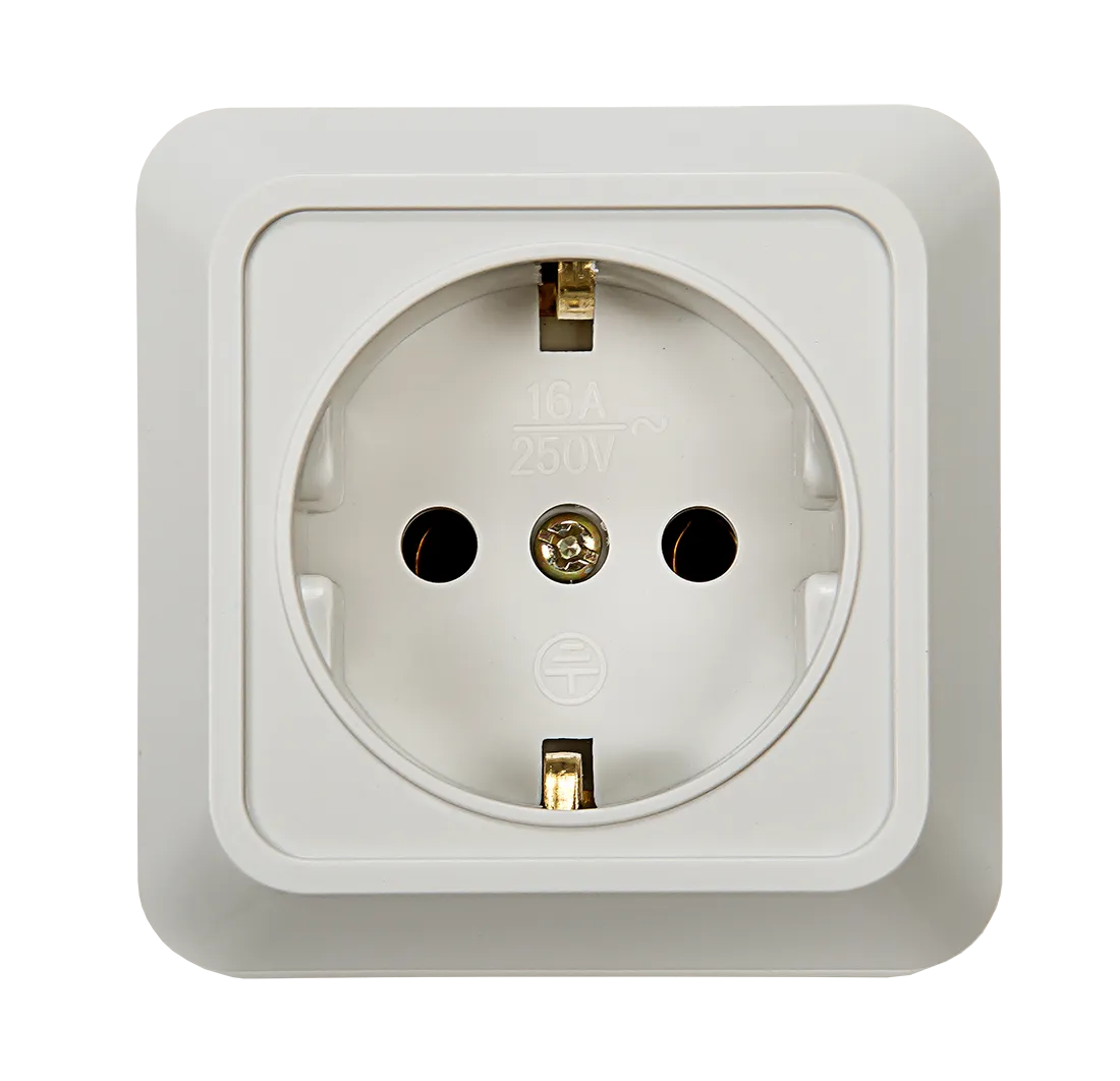 картинка Розетка одинарная с заземлением BOLLETO белая накладная 7028 IN HOME