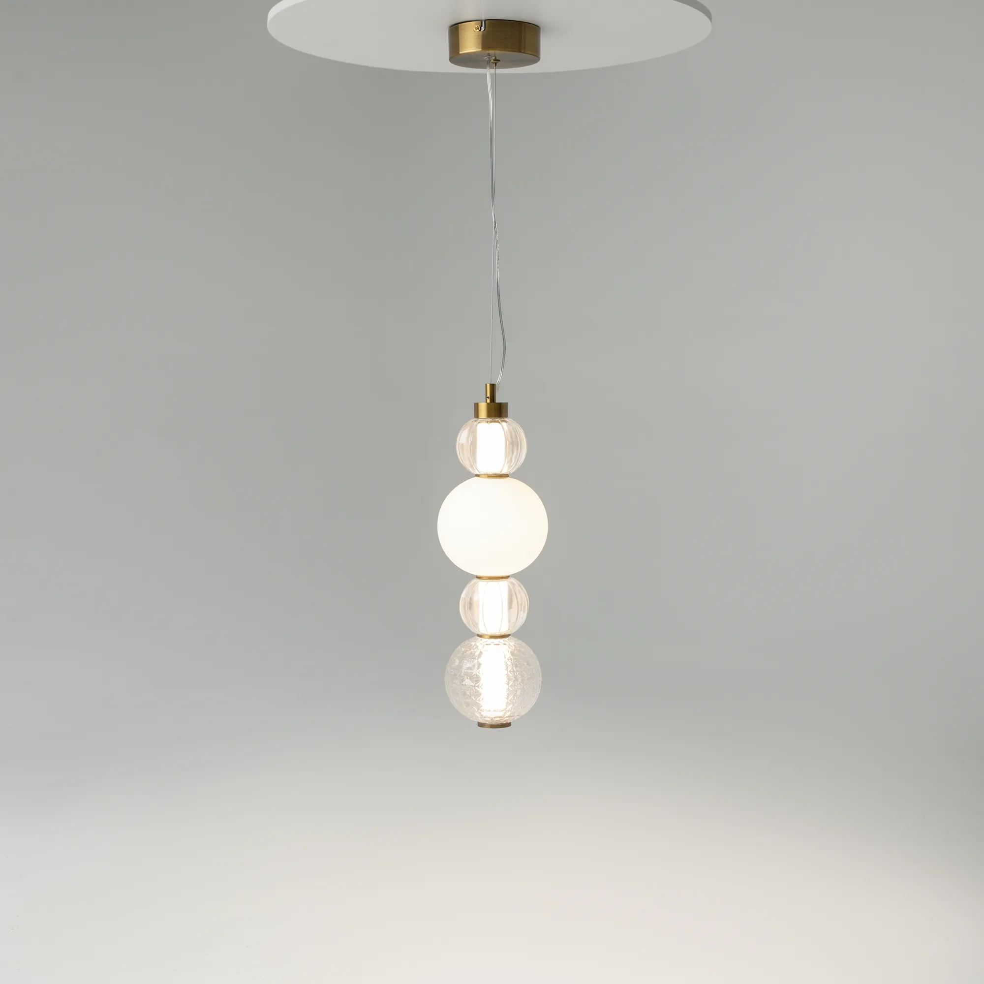 картинка Подвесной светильник Maytoni P069PL-L17G3K