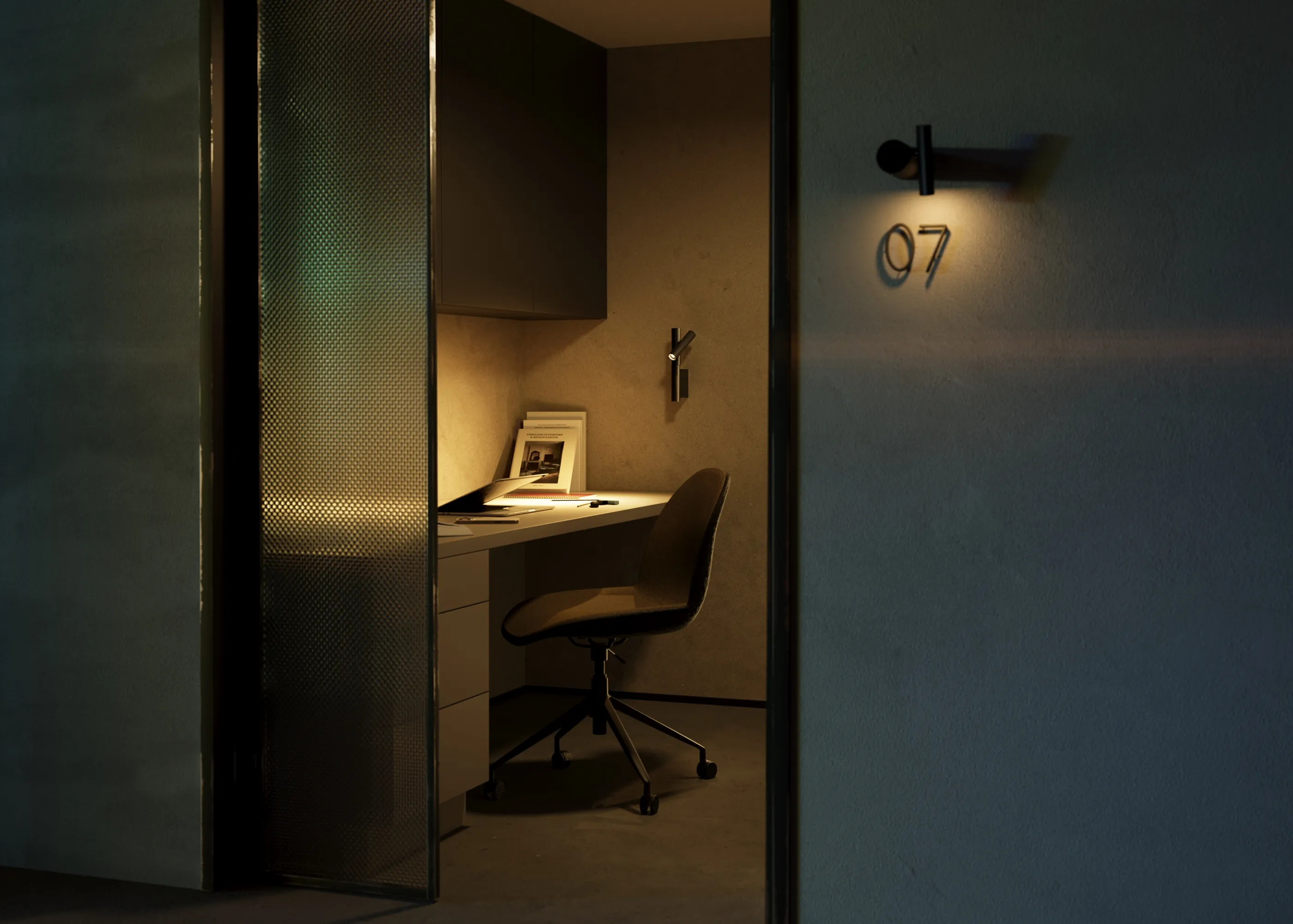 картинка Настенный светильник (бра) Maytoni MOD433WL-L3B3K