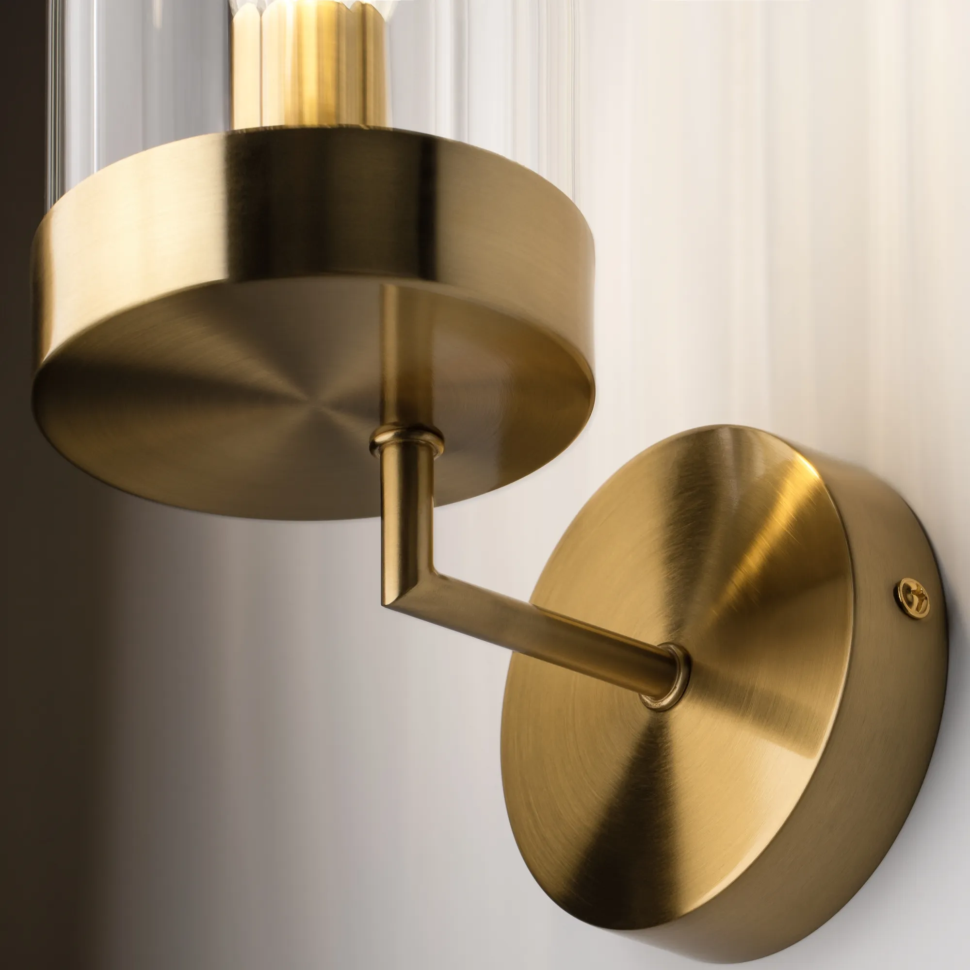 картинка Настенный светильник (бра) Freya FR5426WL-01BS