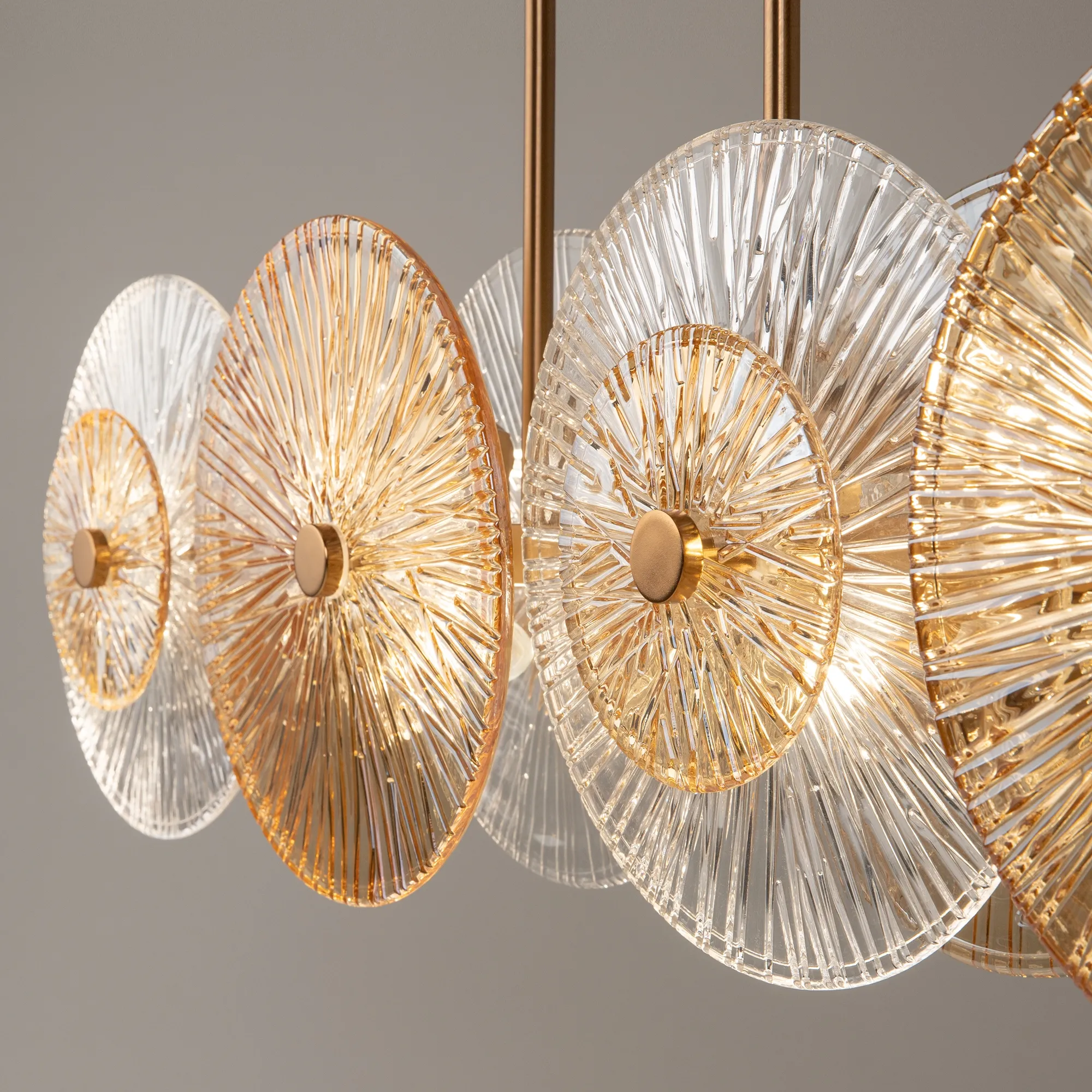 картинка Подвесной светильник Maytoni MOD007PL-08G1