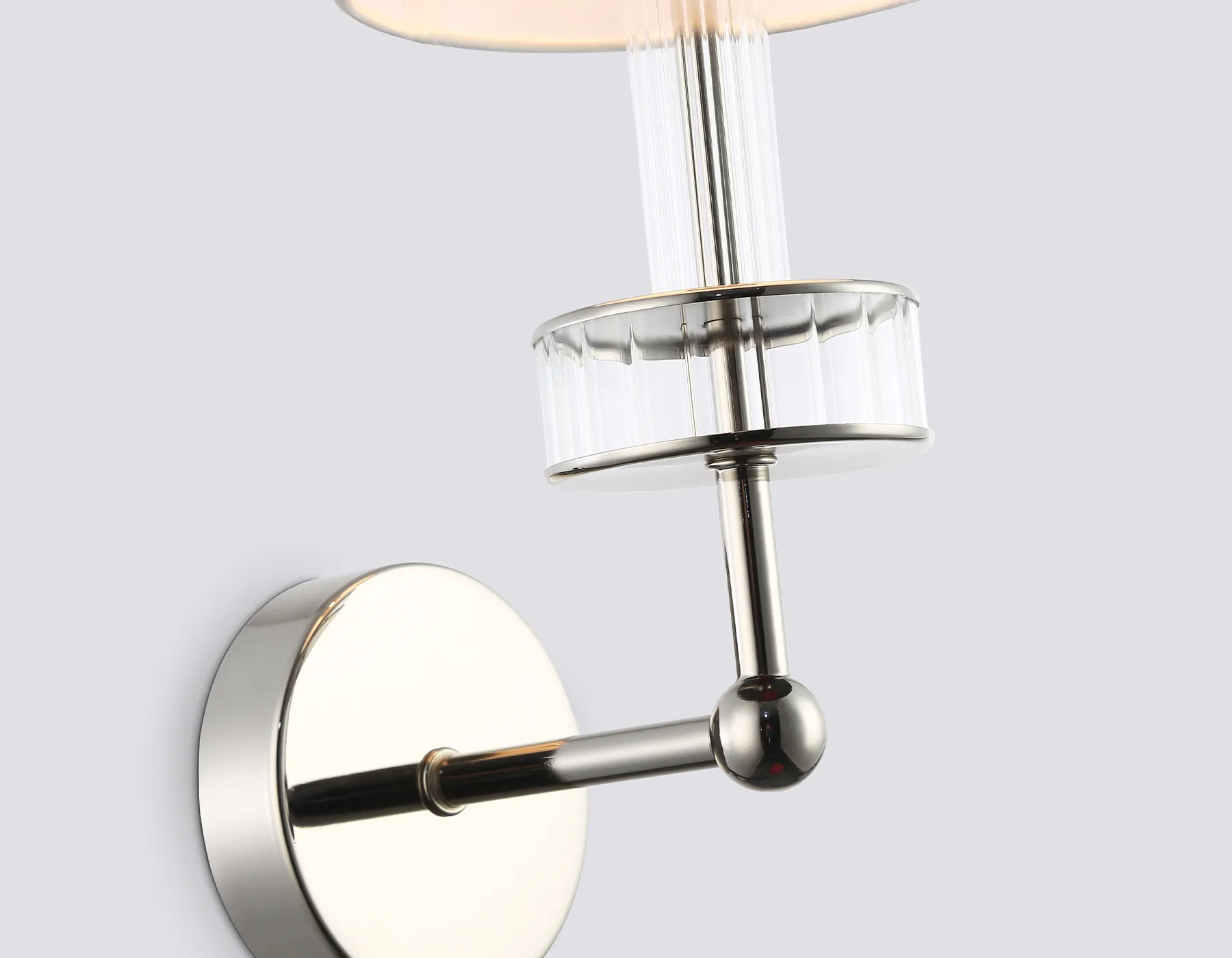 картинка Настенный светильник с абажуром и хрусталем LH71005