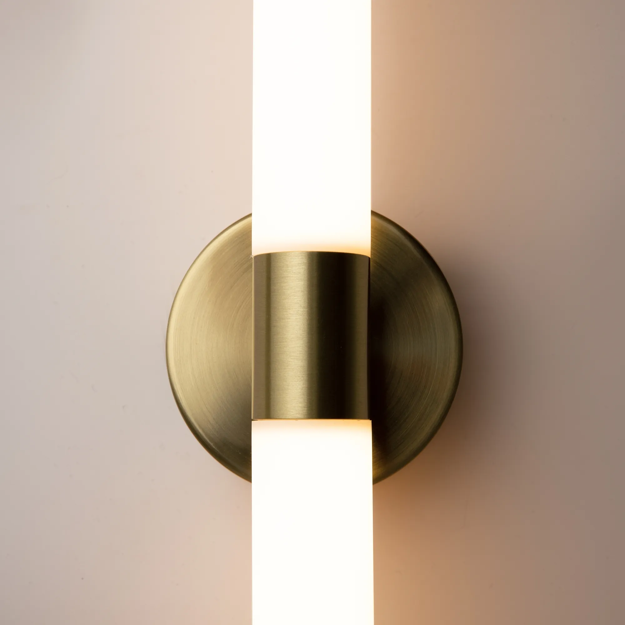 картинка Настенный светильник (бра) Maytoni MOD106WL-L10G3K