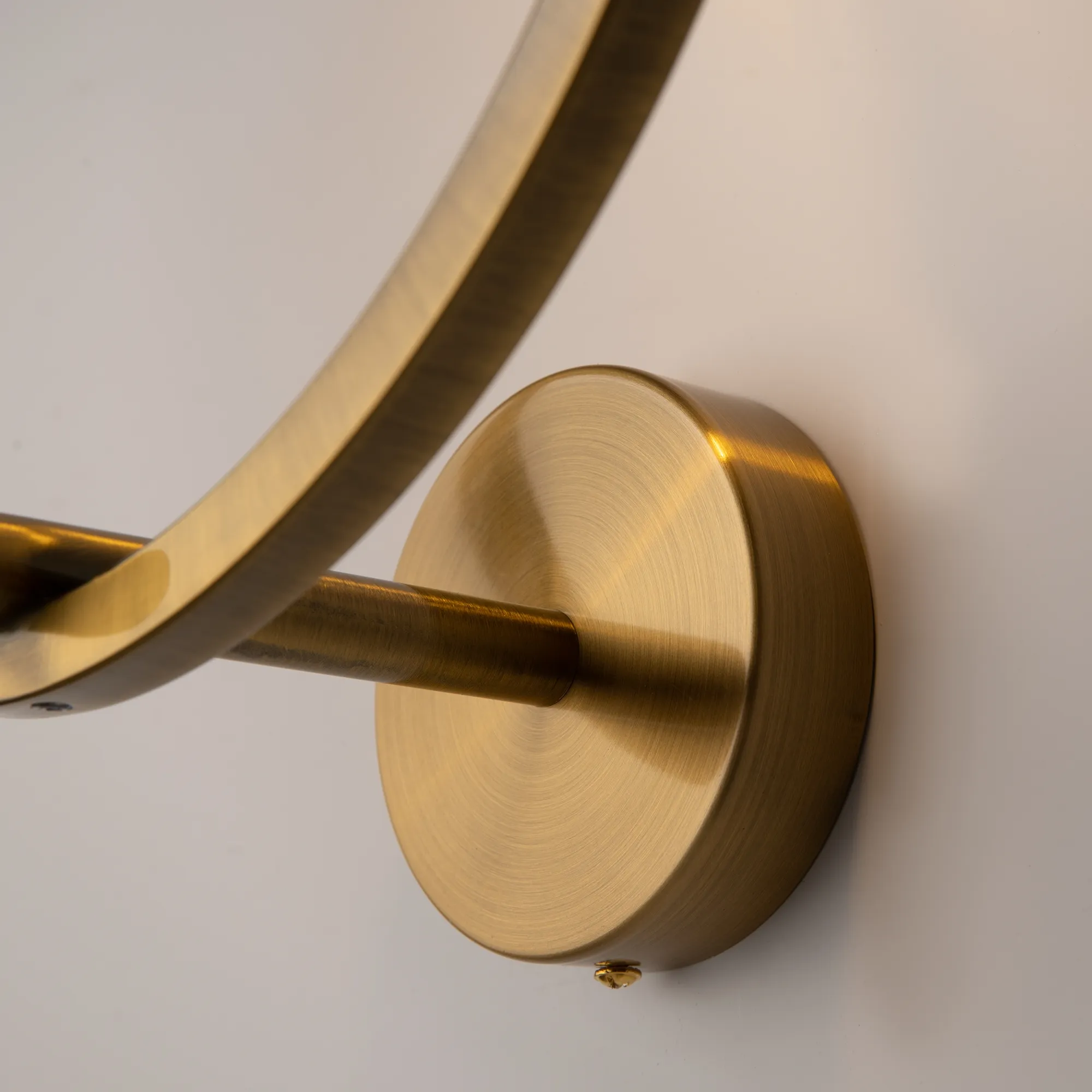 картинка Настенный светильник (бра) Maytoni MOD327WL-L5BS3K