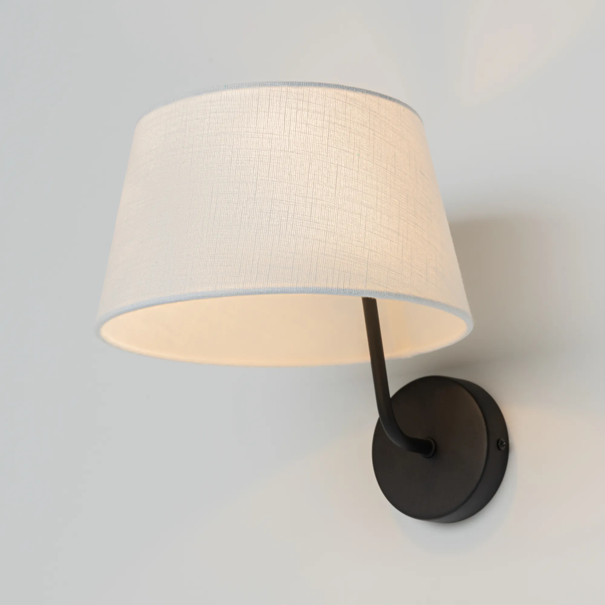 картинка Настенный светильник (бра) Maytoni MOD360WL-01B