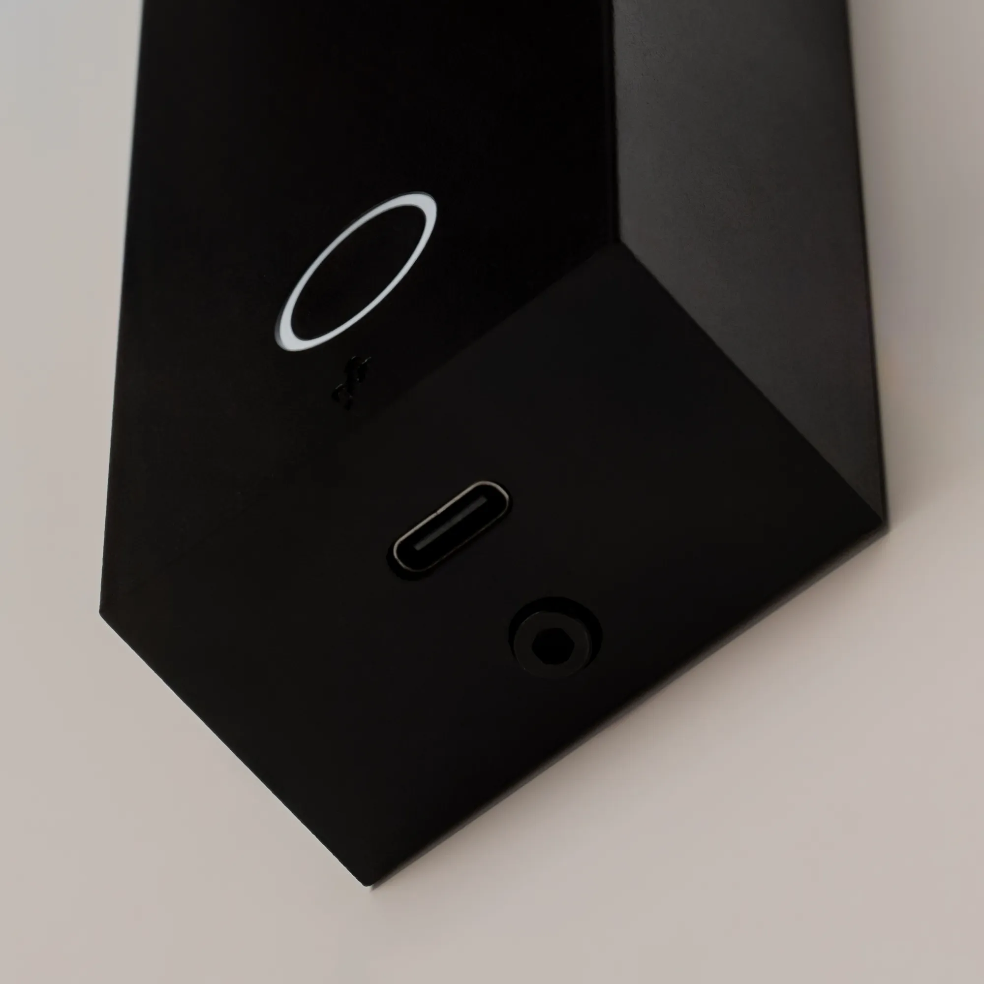 картинка Настенный светильник (бра) Technical C077WL-L3B3K