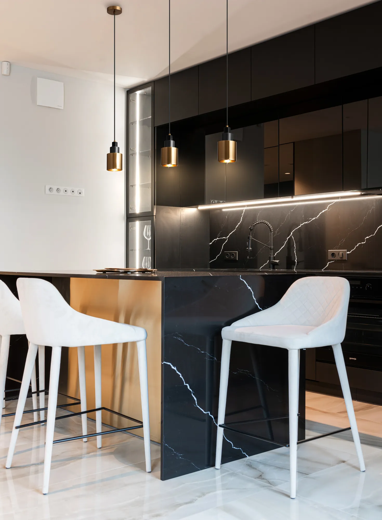 картинка Подвесной светильник Freya FR4006PL-01BS