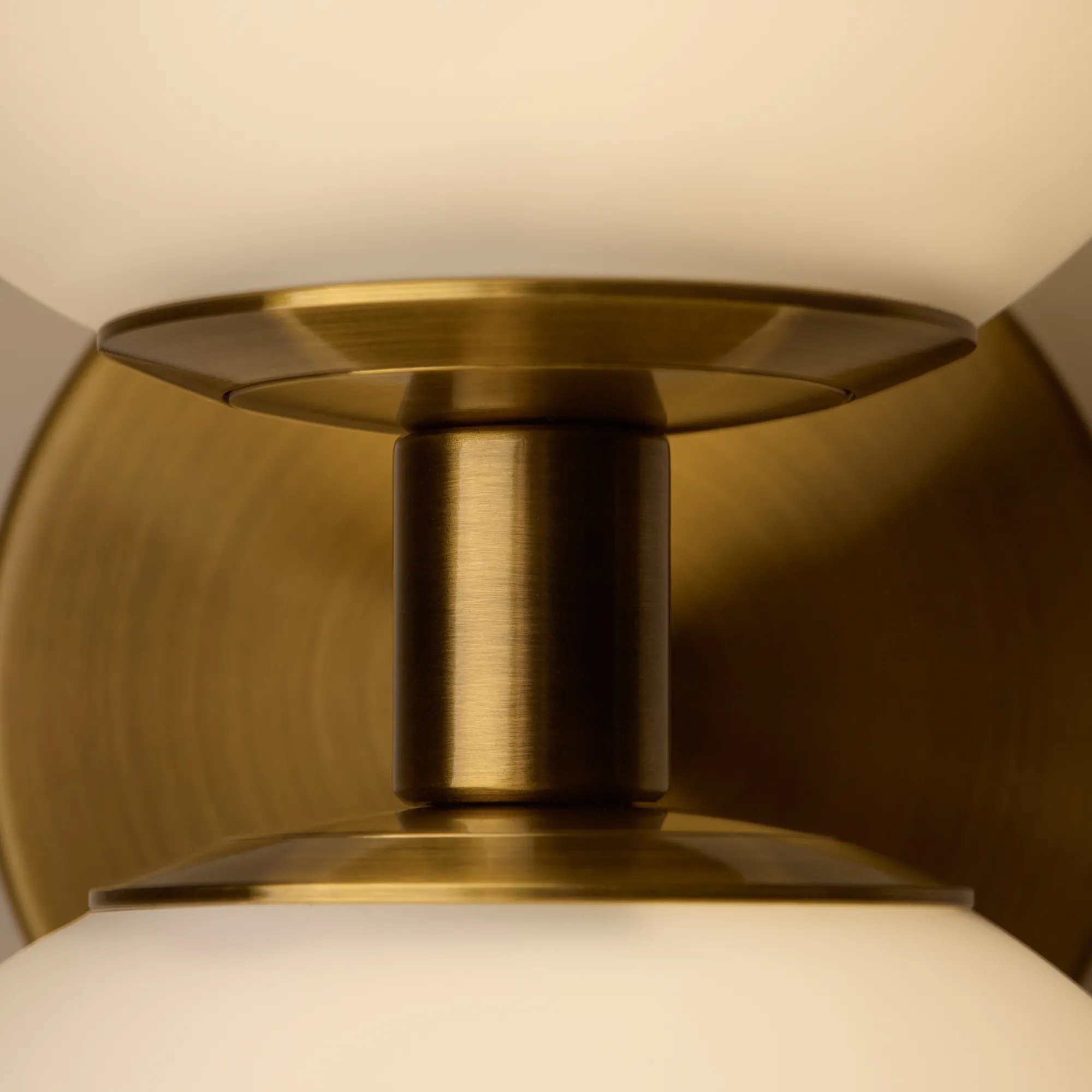 картинка Настенный светильник (бра) Freya FR1012WL-02BS