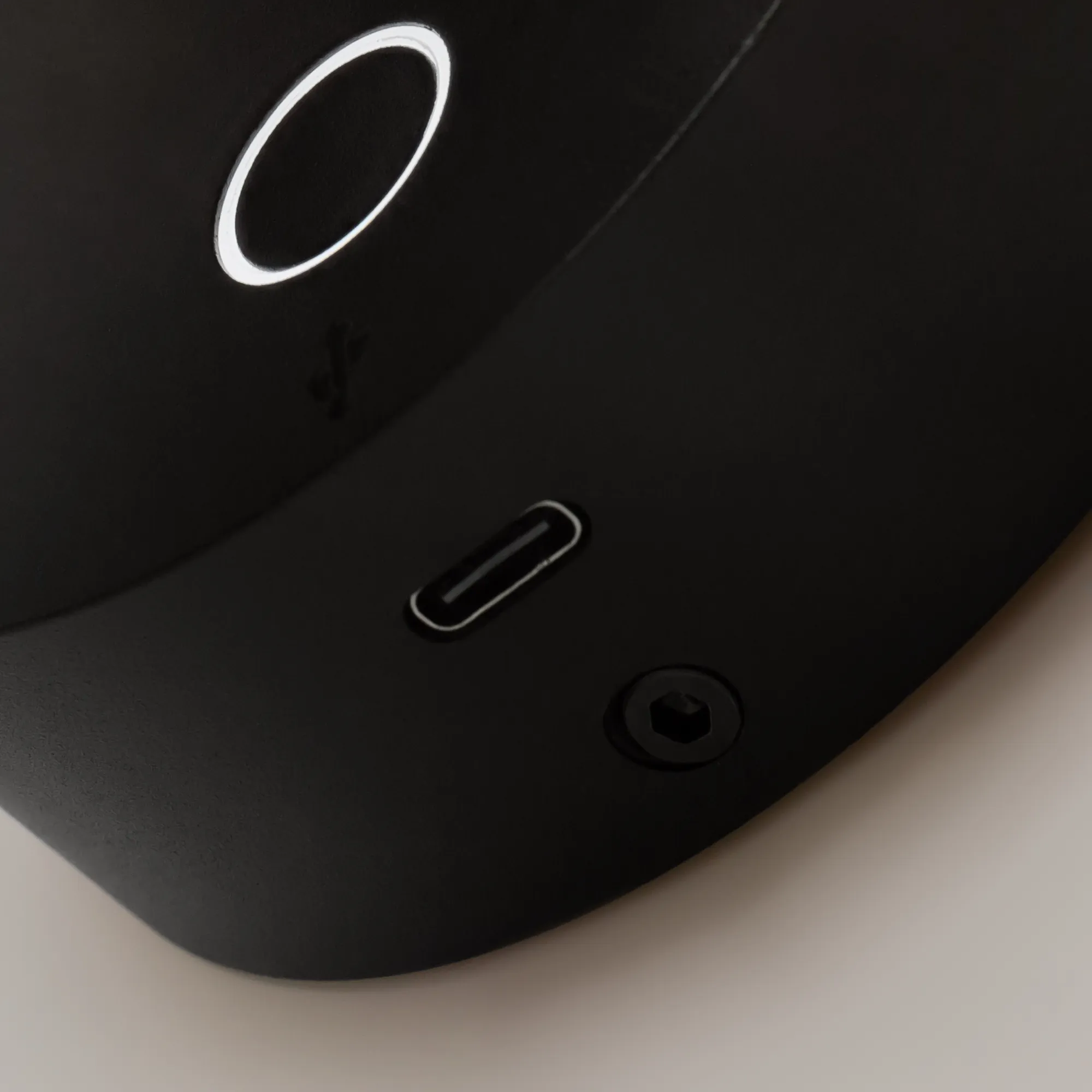 картинка Настенный светильник (бра) Technical C079WL-L3B3K