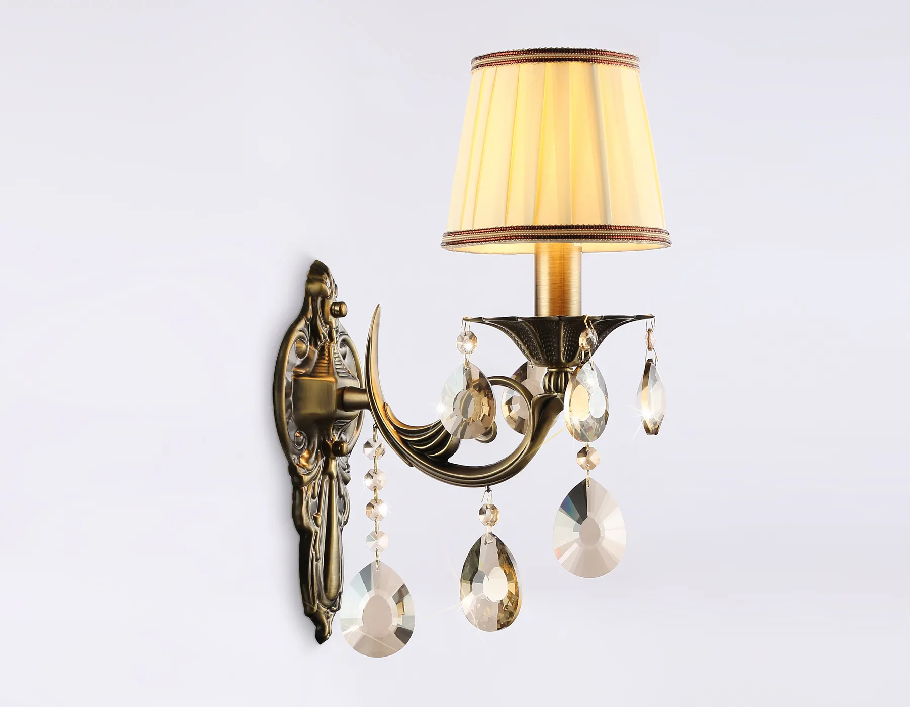 картинка Настенный светильник с абажуром и хрусталем TR4578