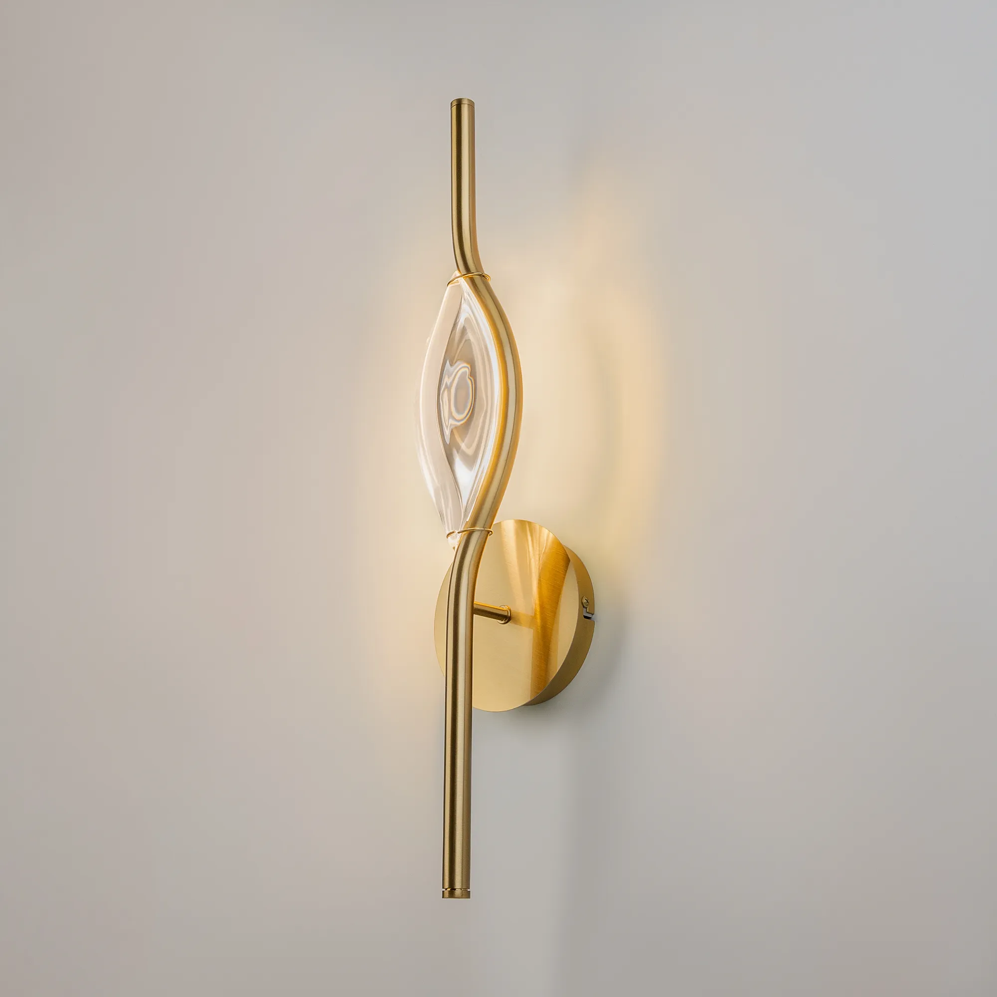 картинка Настенный светильник (бра) Maytoni MOD347WL-L8BS3K