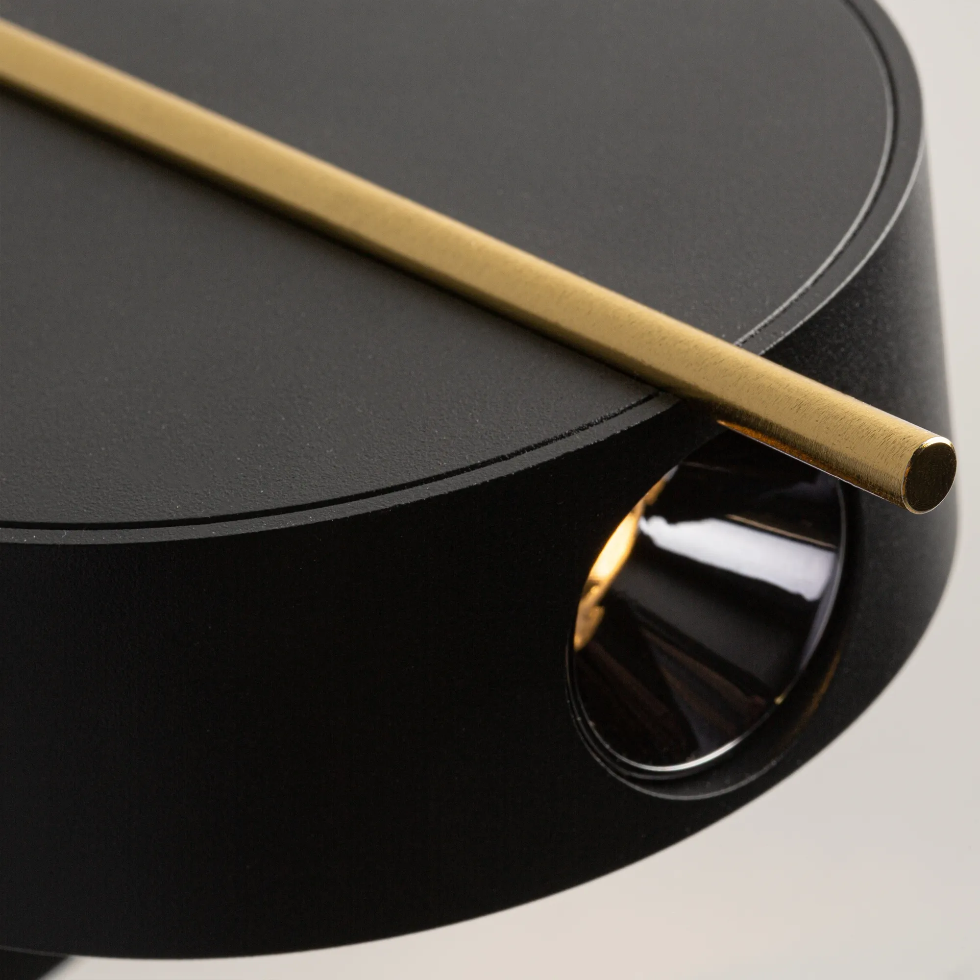 картинка Настенный светильник (бра) Maytoni MOD180WL-L4B3K1