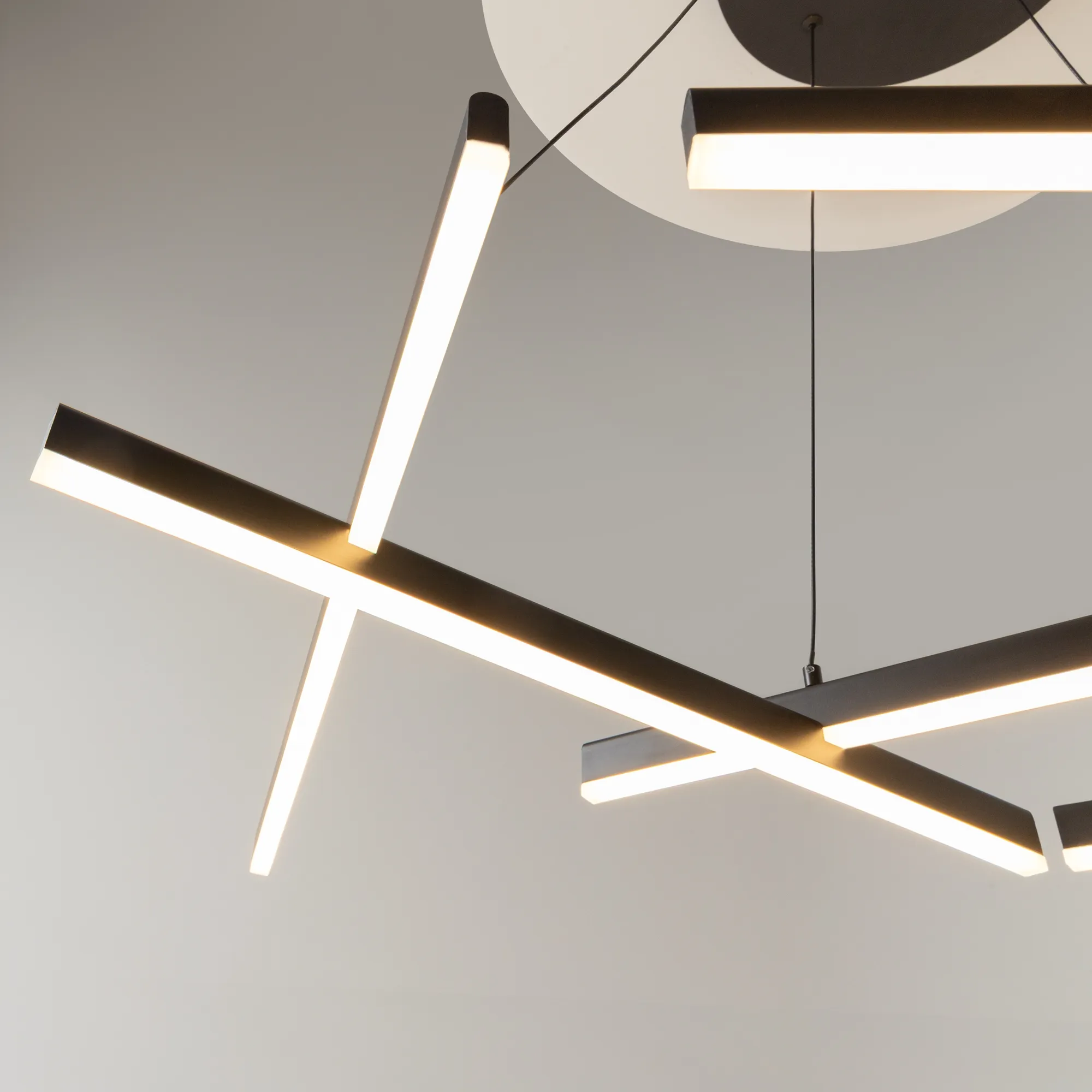 картинка Подвесной светильник Maytoni MOD016PL-L80BK