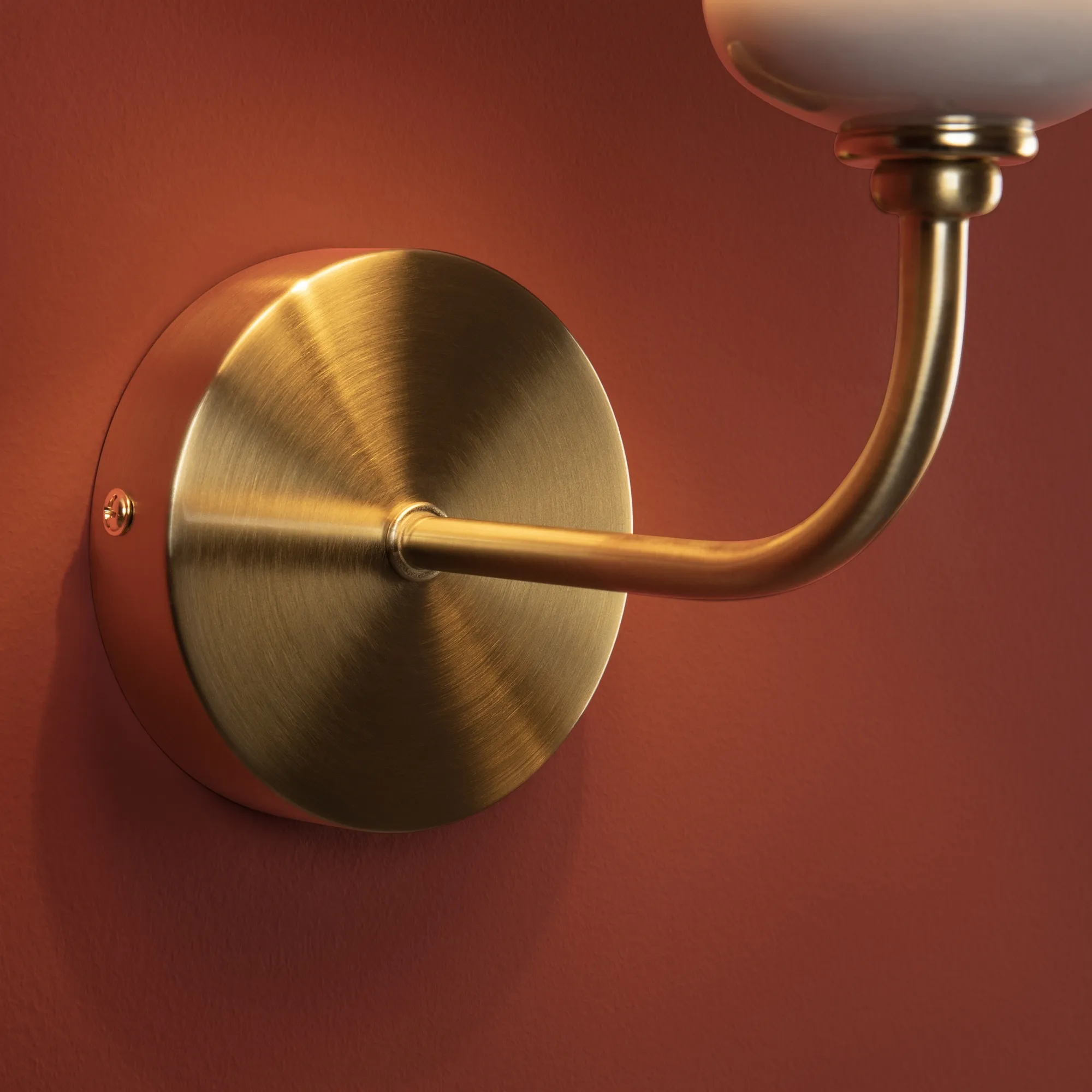 картинка Настенный светильник (бра) Freya FR2038WL-01BS