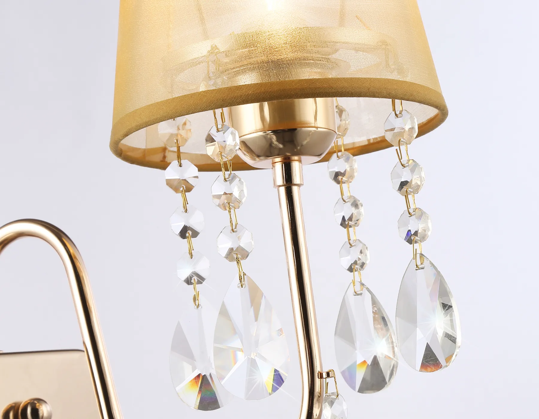 картинка Настенный светильник с абажуром и хрусталем TR4596