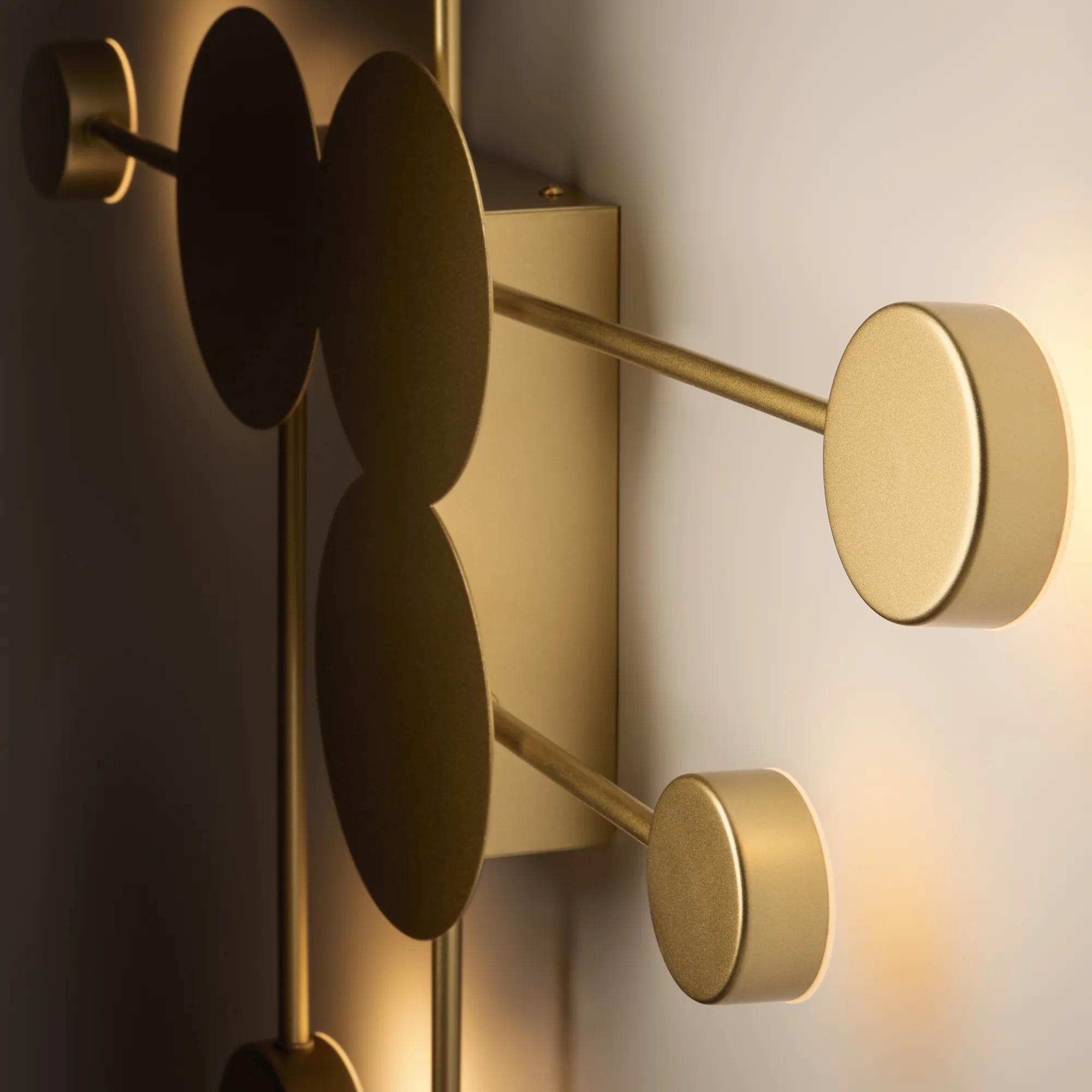 картинка Настенный светильник (бра) Freya FR5440WL-L18G