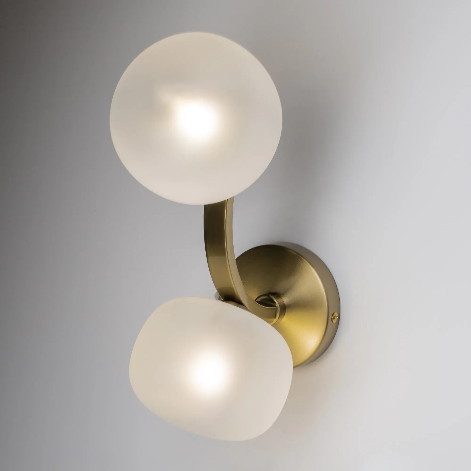 картинка Настенный светильник (бра) Freya FR5444WL-02BS