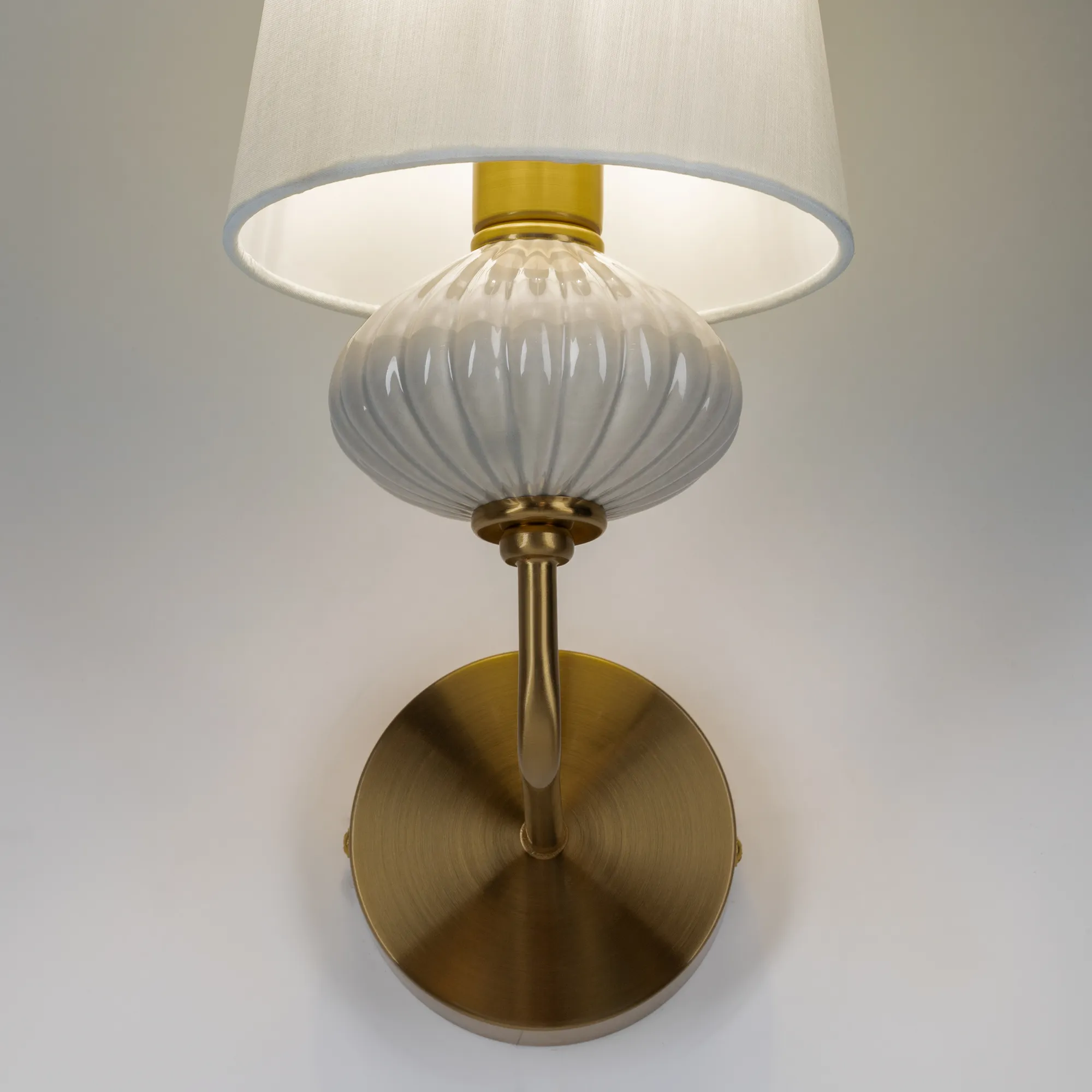 картинка Настенный светильник (бра) Freya FR2029WL-01BS