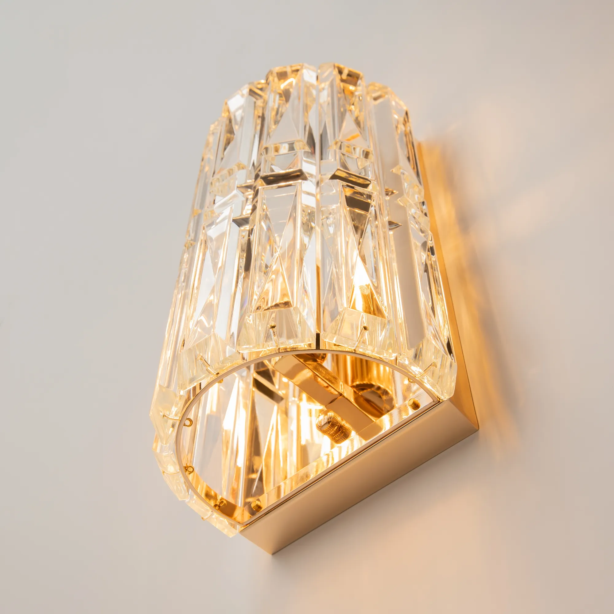 картинка Настенный светильник (бра) Maytoni MOD094WL-01G