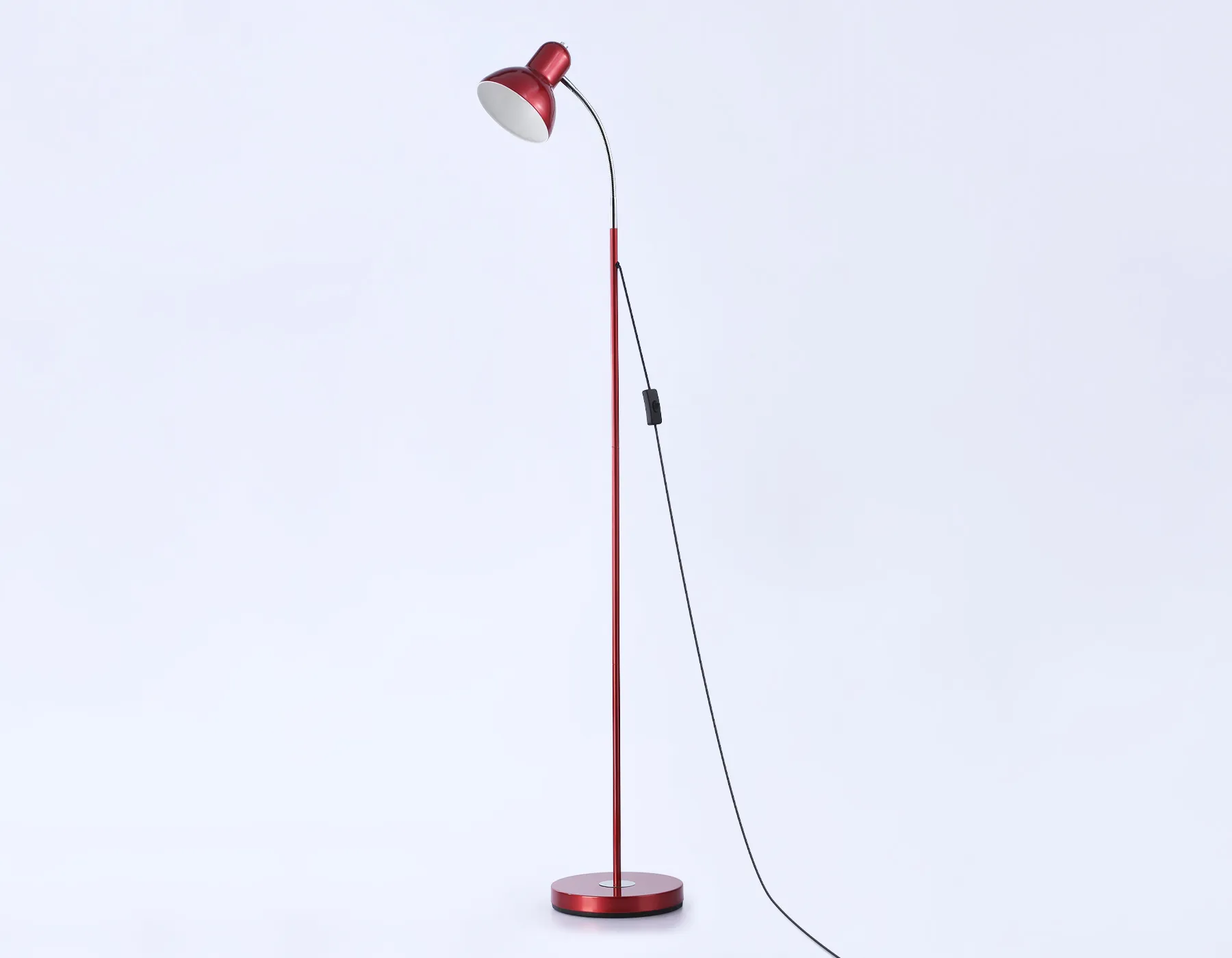 картинка Светильник напольный с выключателем на проводе