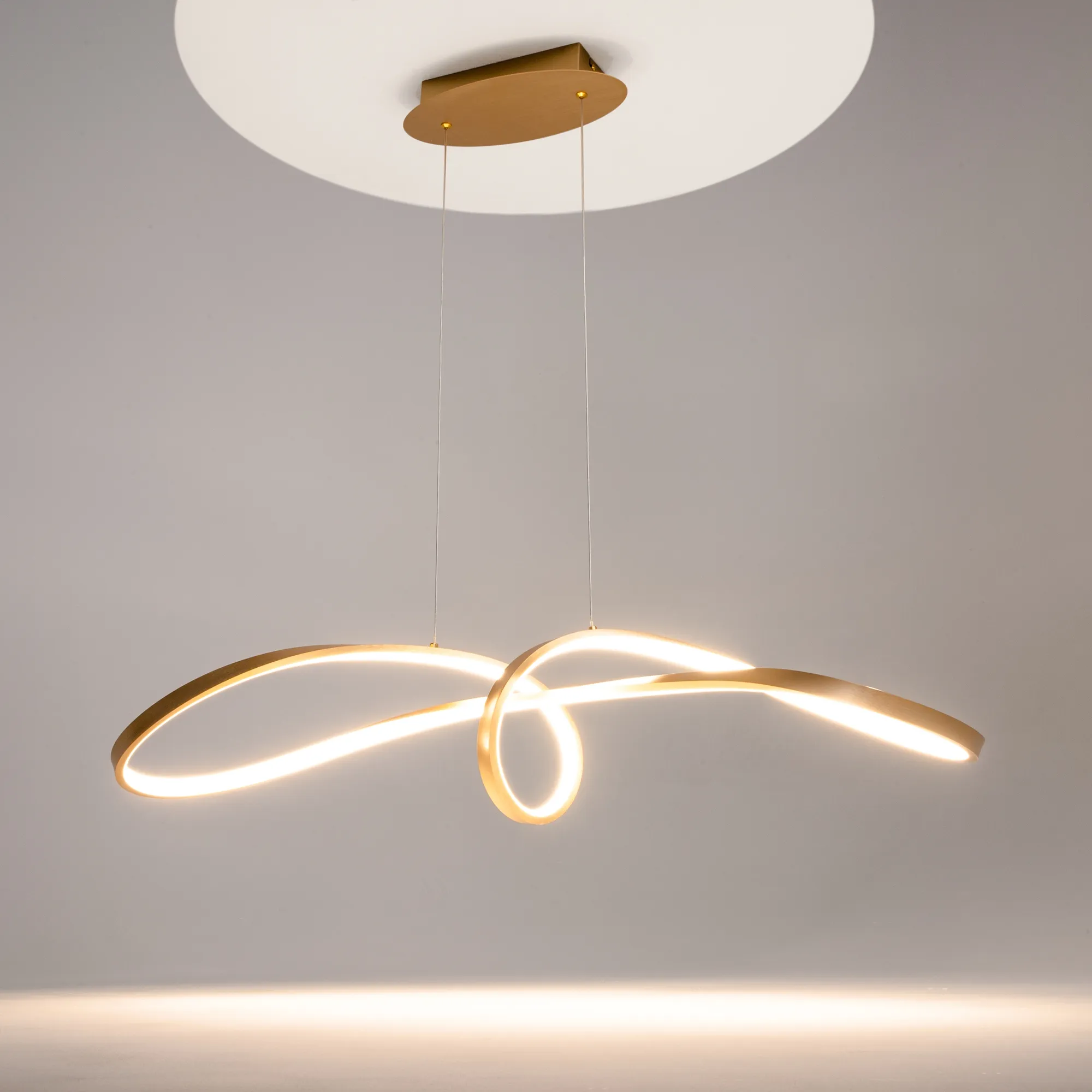 картинка Подвесной светильник Maytoni MOD156PL-L52G4K