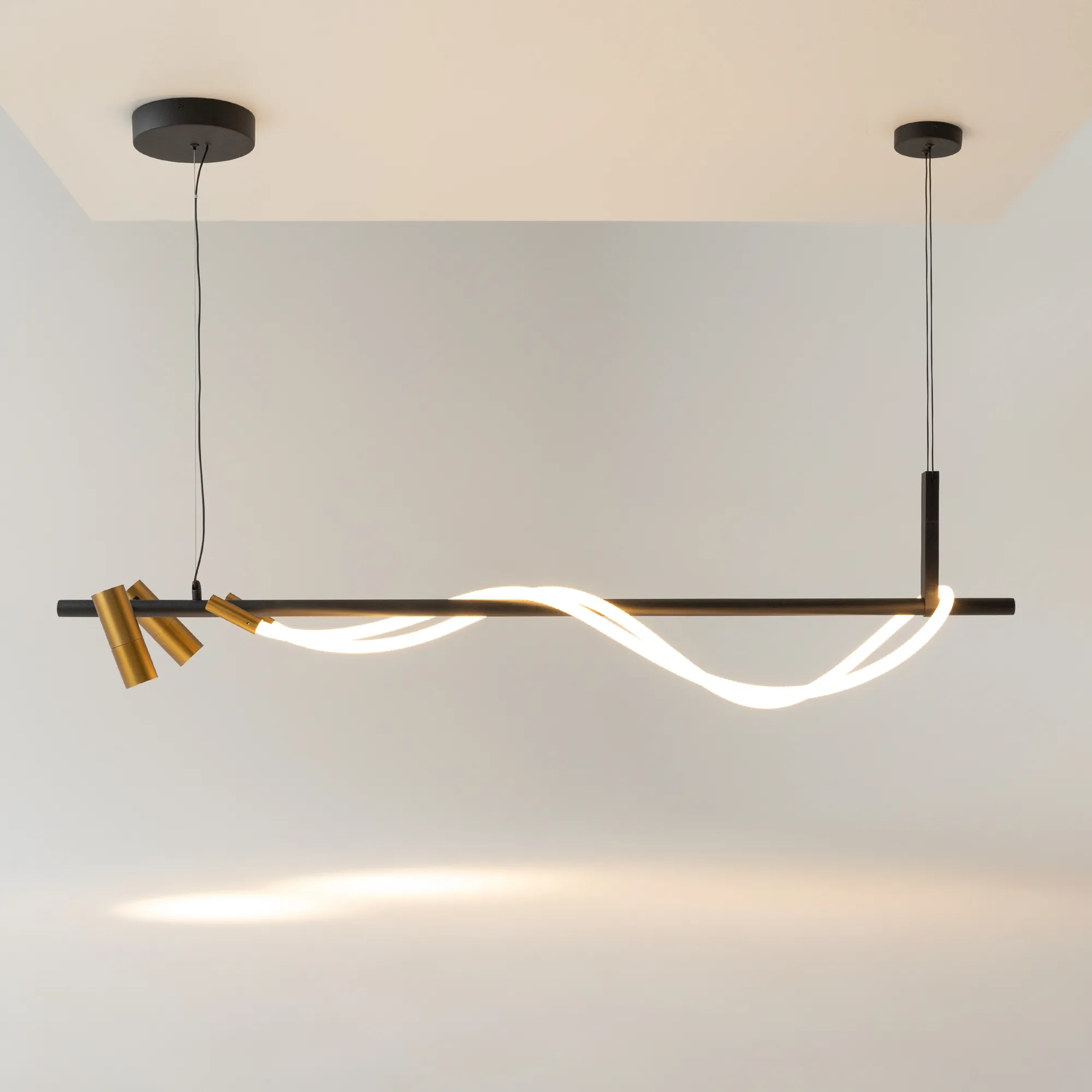 картинка Подвесной светильник Maytoni MOD166PL-L30GB3K