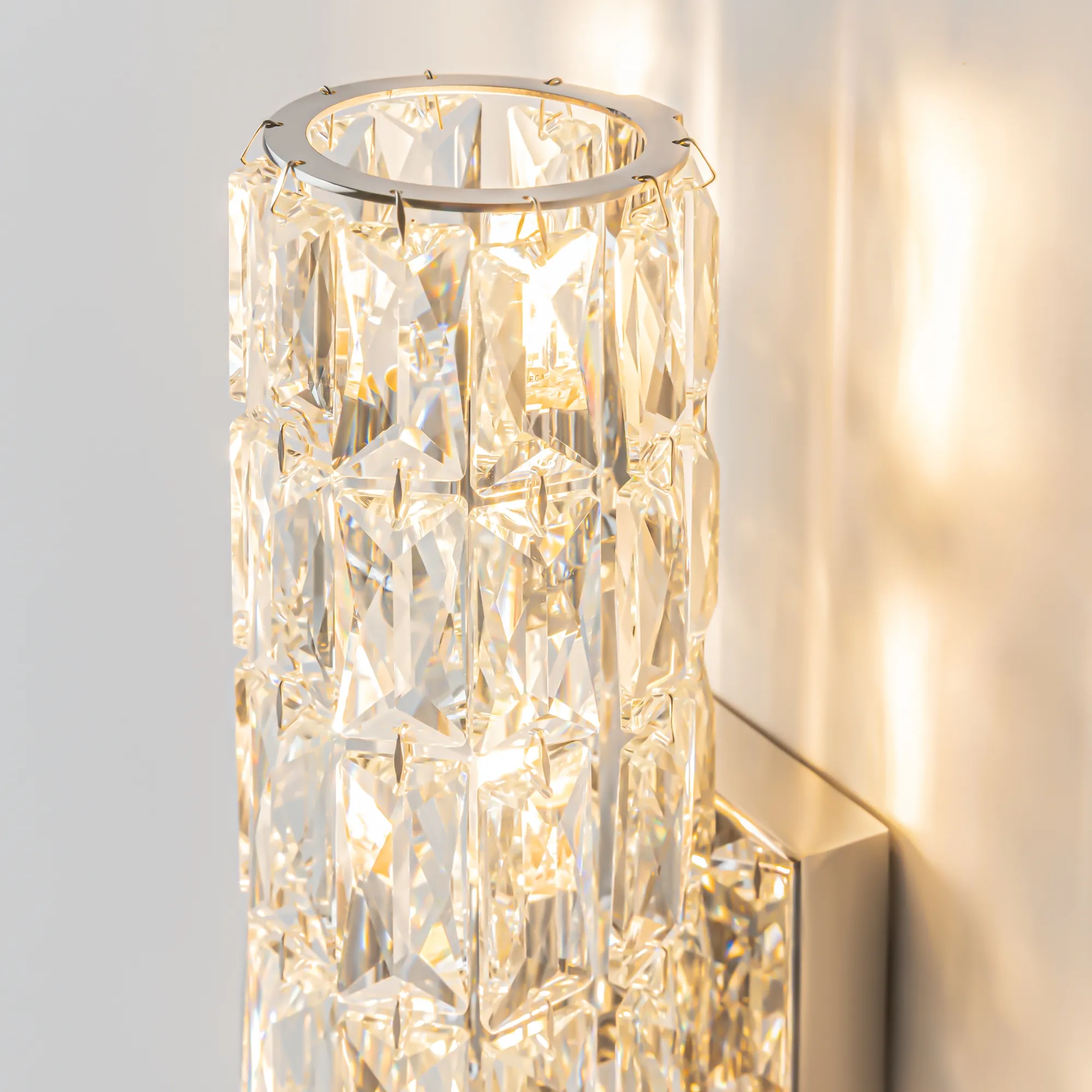 картинка Настенный светильник (бра) Maytoni DIA008WL-02CH