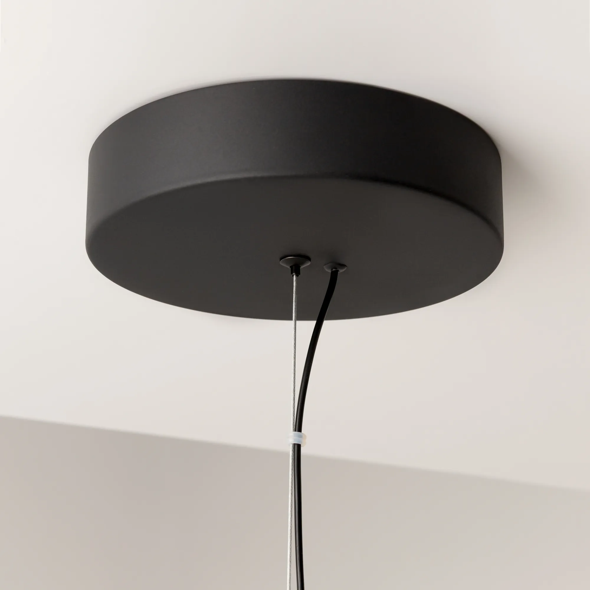 картинка Подвесной светильник Maytoni MOD166PL-L30GB3K