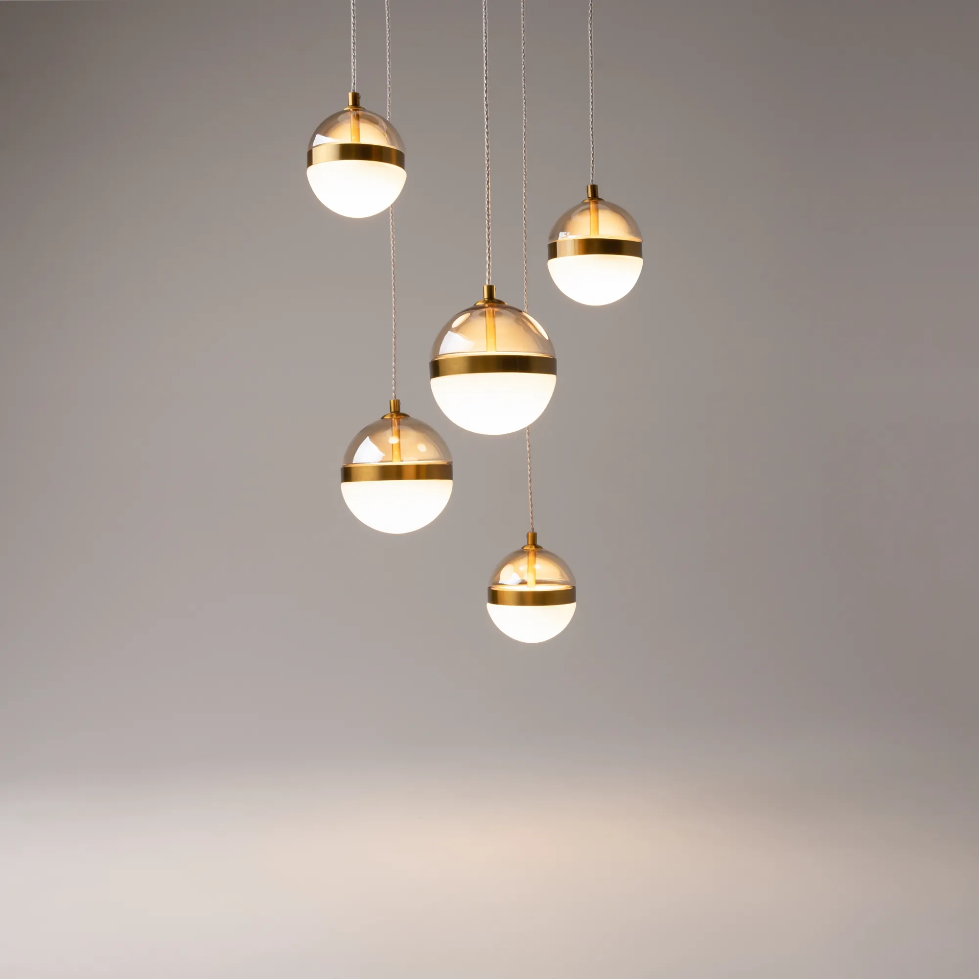 картинка Подвесной светильник Maytoni MOD295PL-L60BBS3K