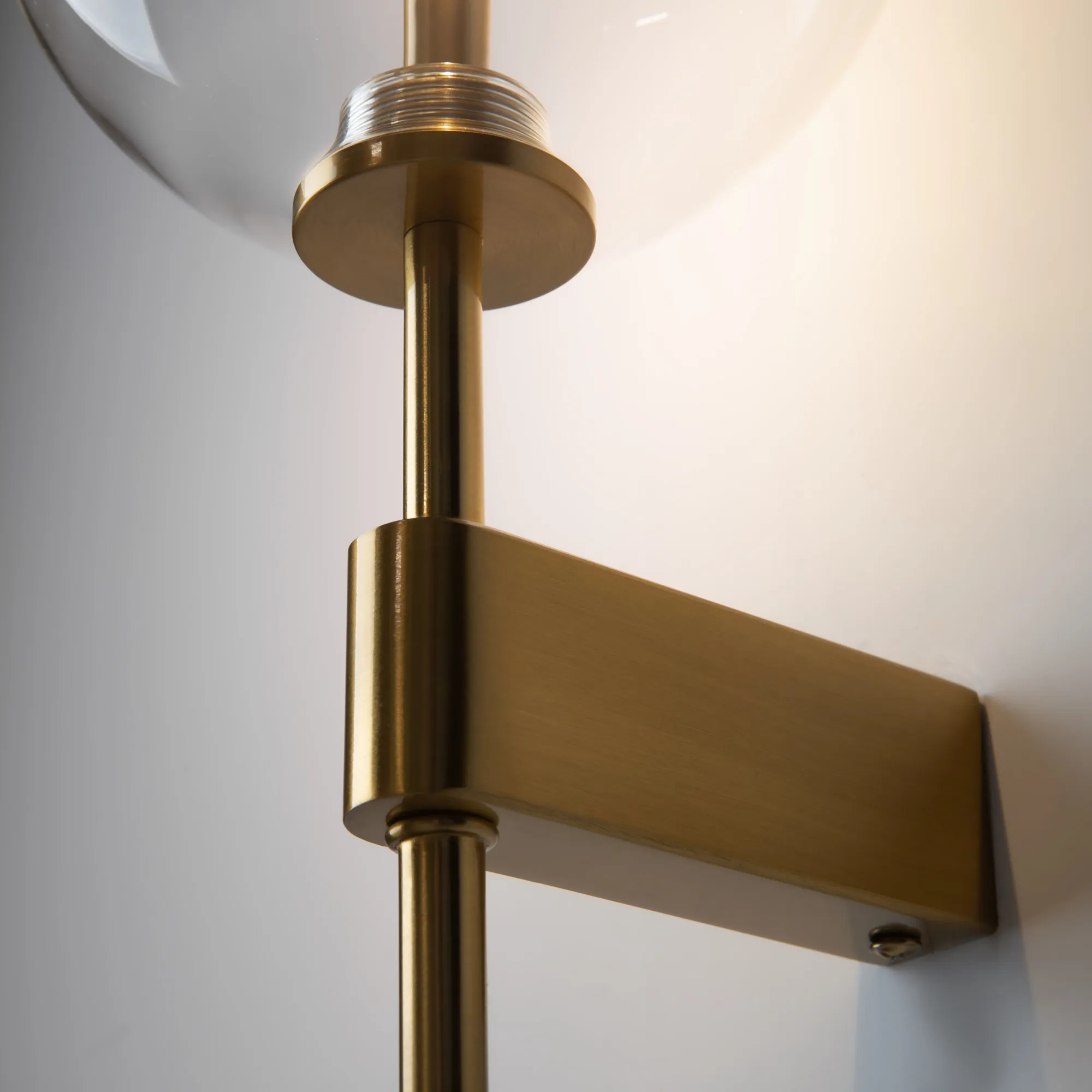 картинка Настенный светильник (бра) Maytoni MOD172WL-01BS