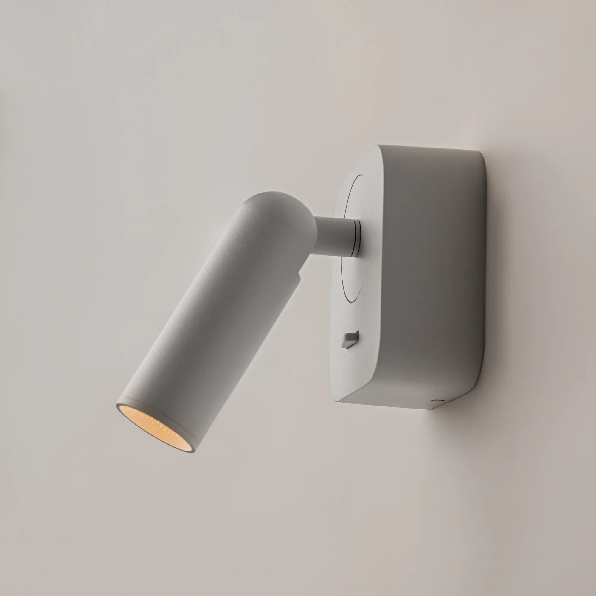 картинка Настенный светильник (бра) Technical C039WL-L3W3K