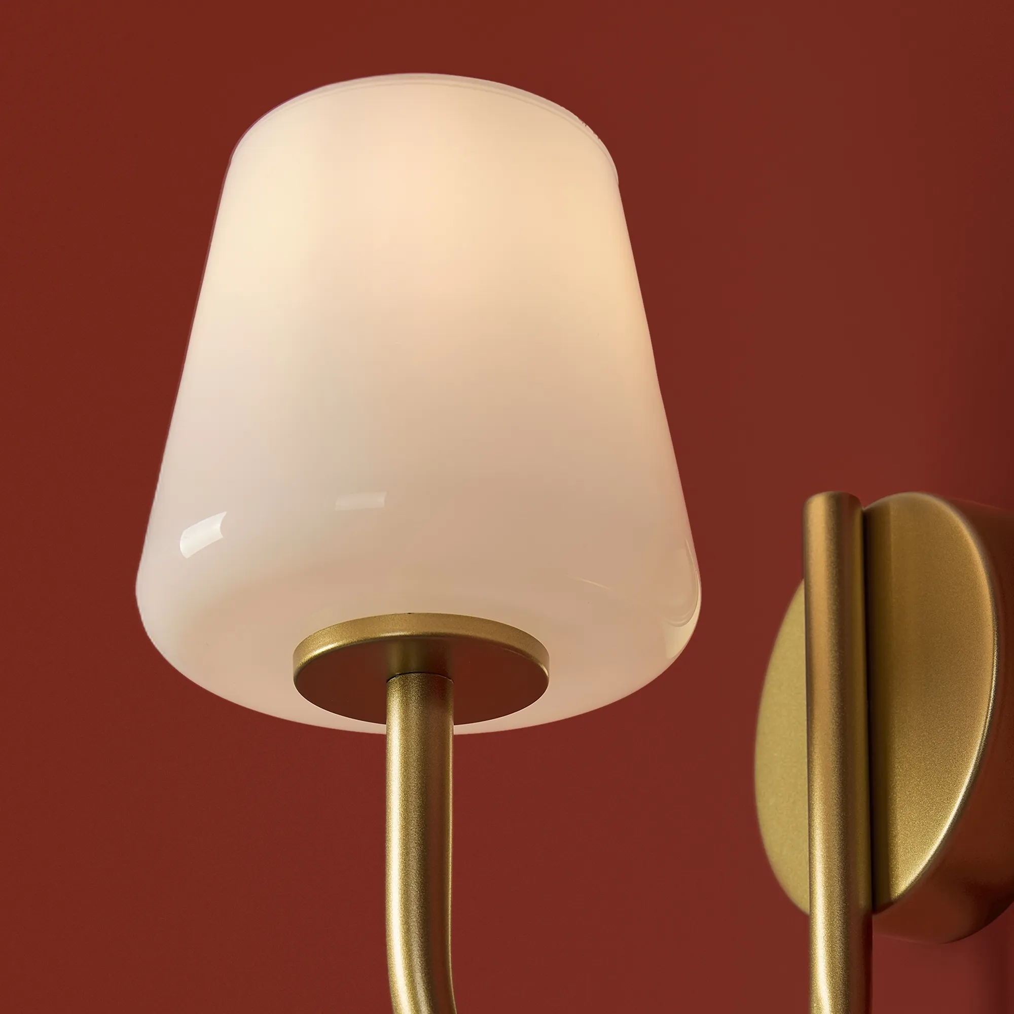 картинка Настенный светильник (бра) Freya FR2039WL-01G