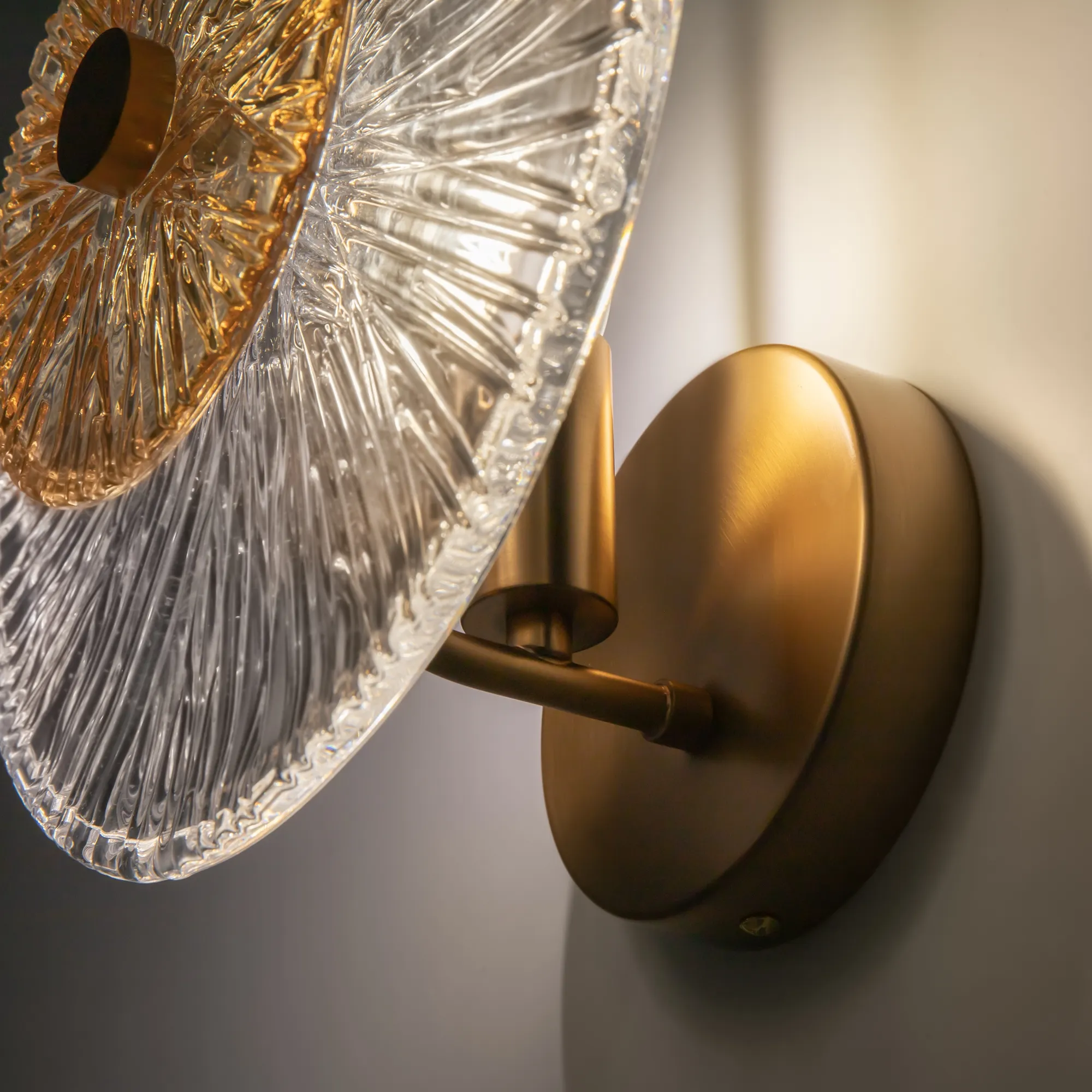 картинка Настенный светильник (бра) Maytoni MOD007WL-01G