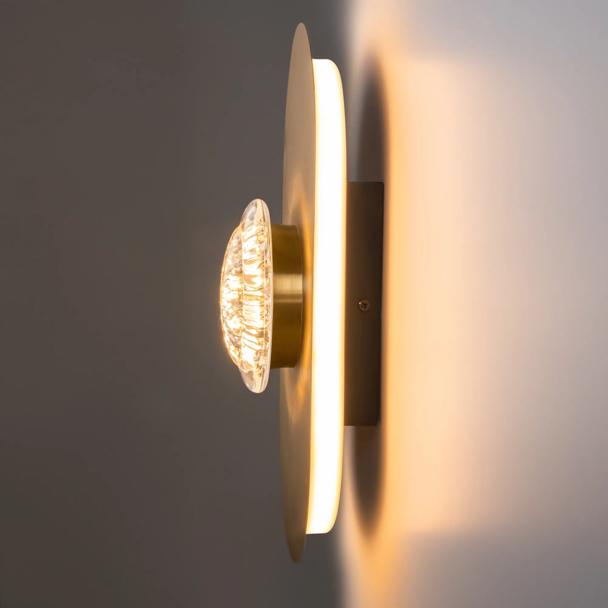 картинка Настенный светильник (бра) Maytoni MOD361WL-L20BS3K