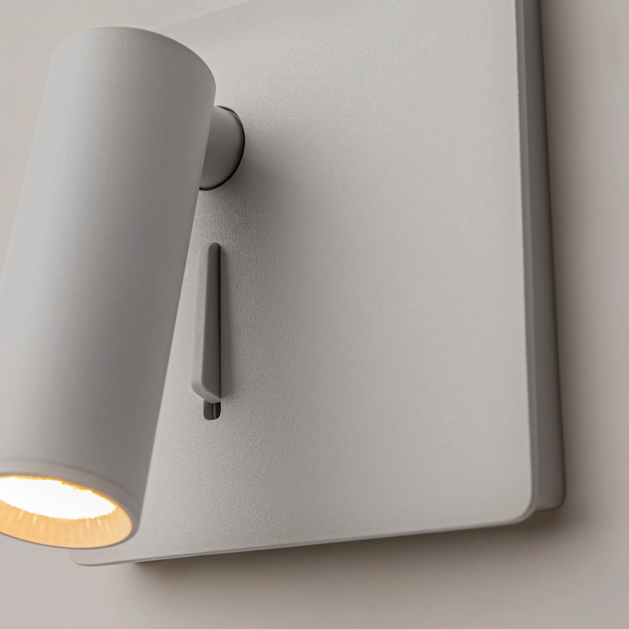 картинка Настенный светильник (бра) Technical C040WL-L3W3K