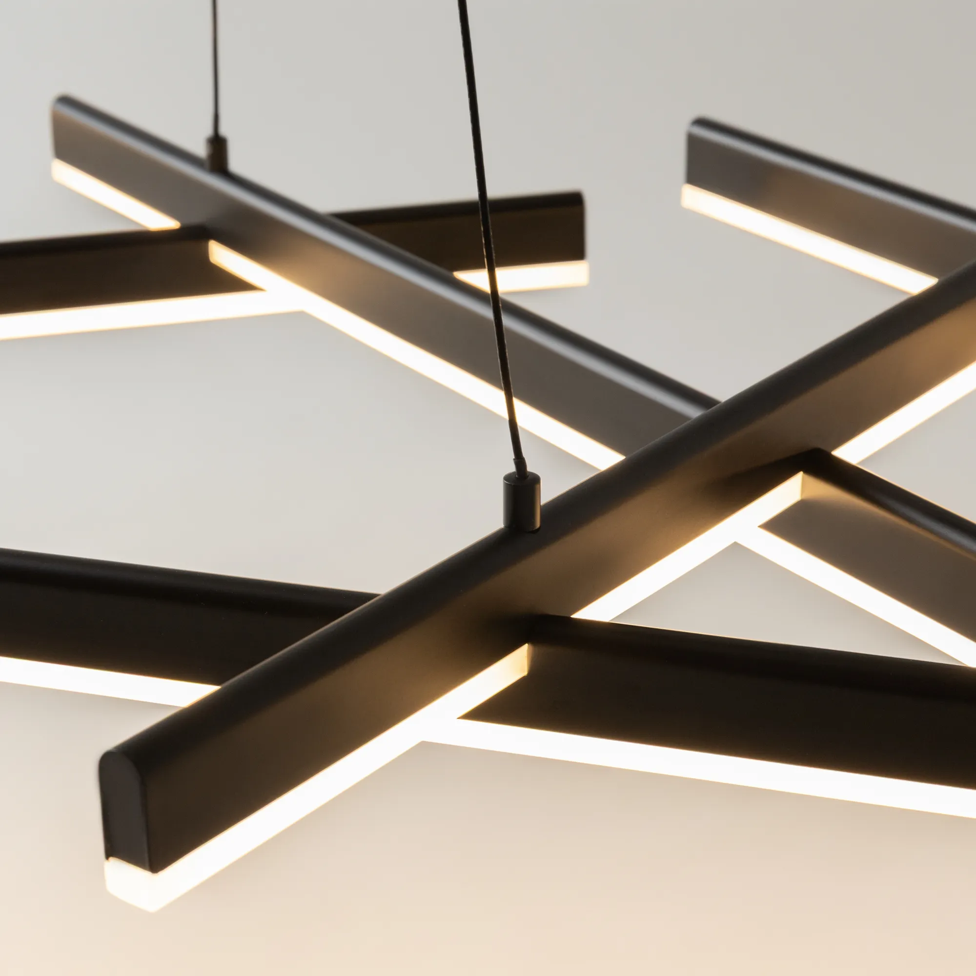 картинка Подвесной светильник Maytoni MOD016PL-L80BK