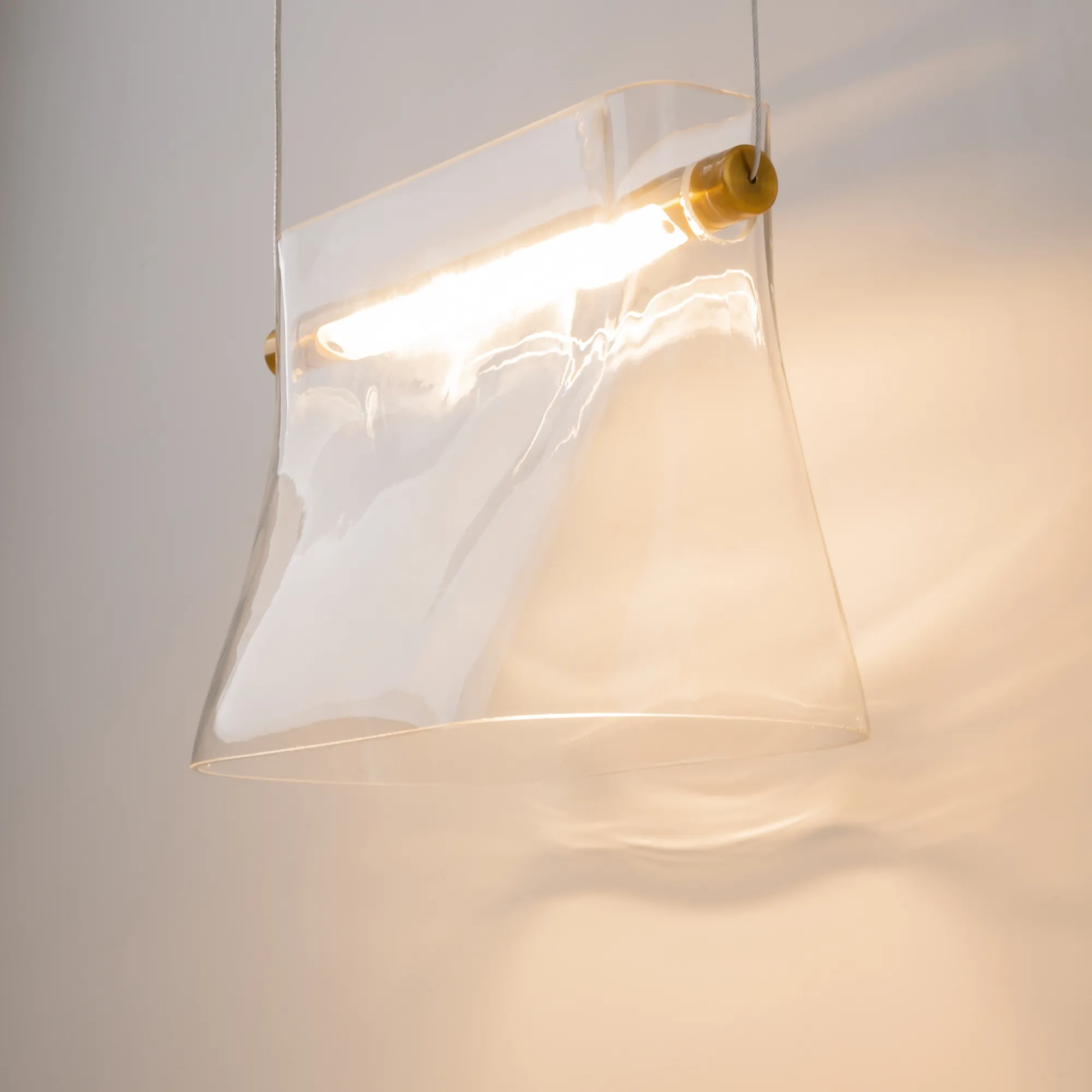 картинка Настенный светильник (бра) Maytoni MOD170WL-L8BS3K1