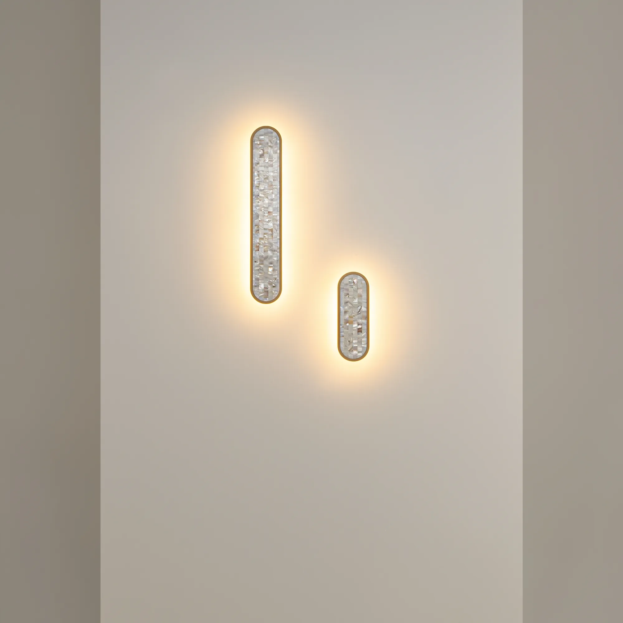 картинка Настенный светильник (бра) Maytoni MOD429WL-L30BSK