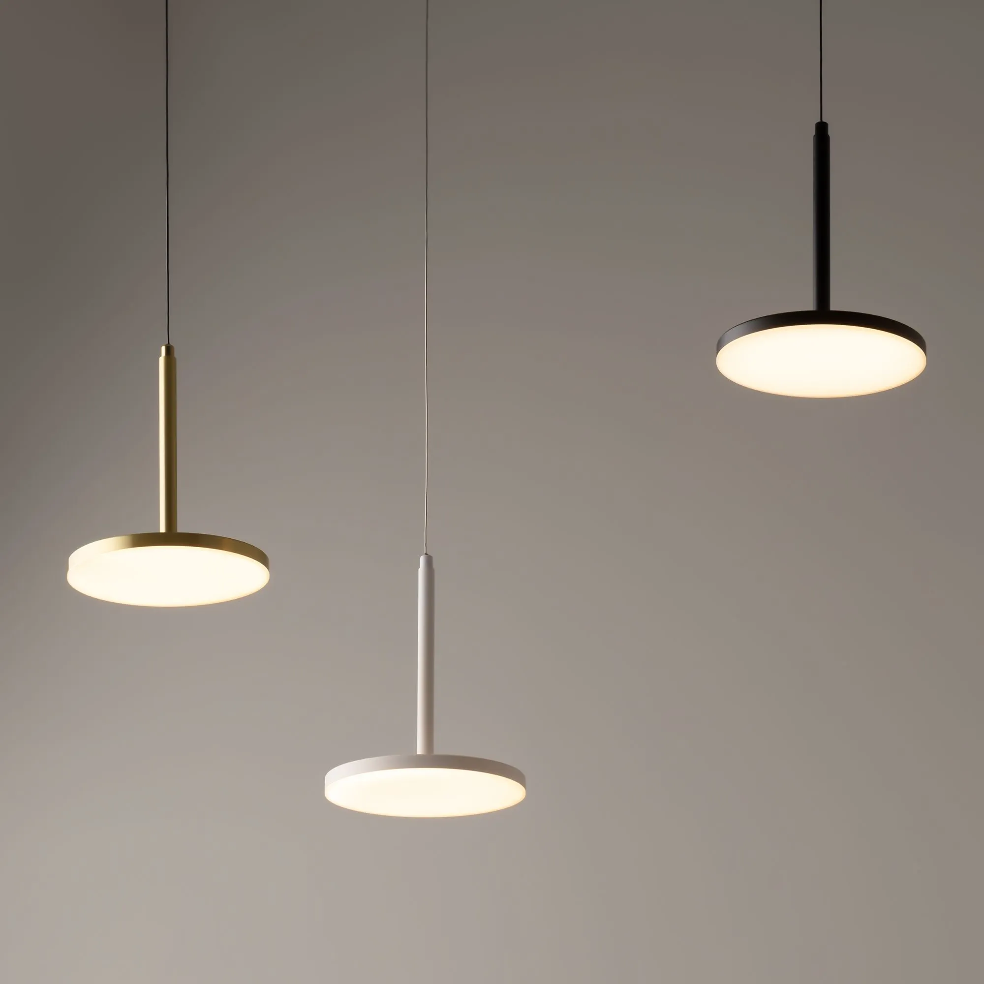 картинка Подвесной светильник Maytoni P076PL-L12W4K-B