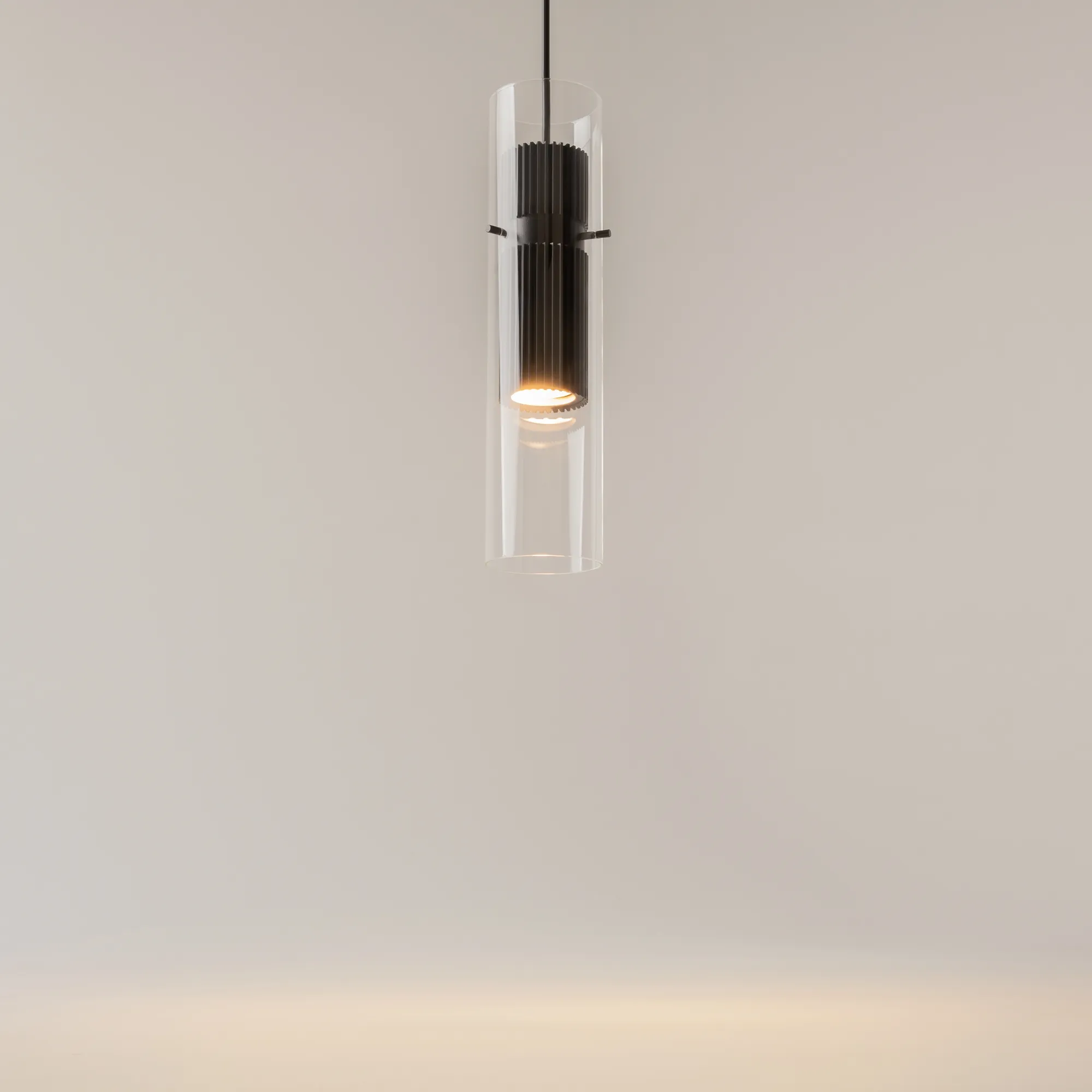 картинка Подвесной светильник Maytoni MOD326PL-01B