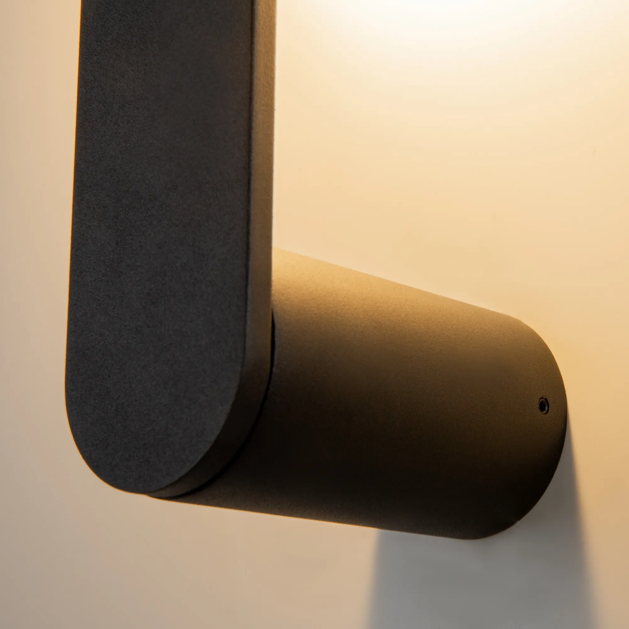 картинка Настенный светильник (бра) Maytoni MOD356WL-L4B3K