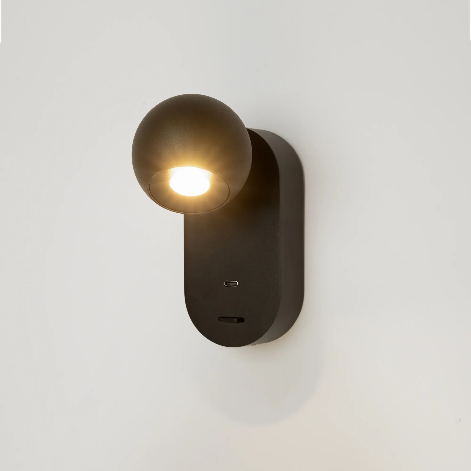 картинка Настенный светильник (бра) Maytoni MOD434WL-L5B3K