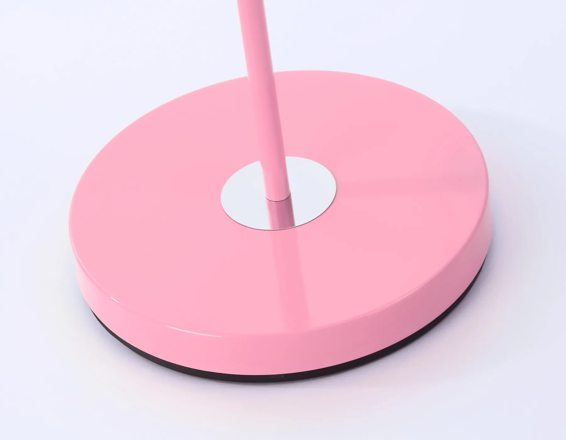 картинка Светильник напольный с выключателем на проводе