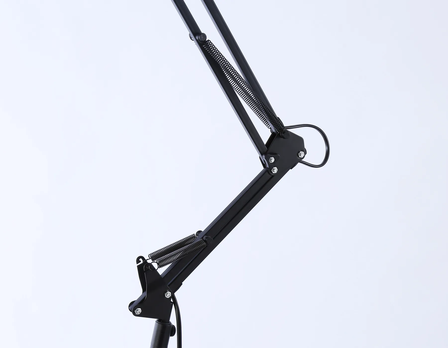 картинка Светильник напольный с выключателем на проводе