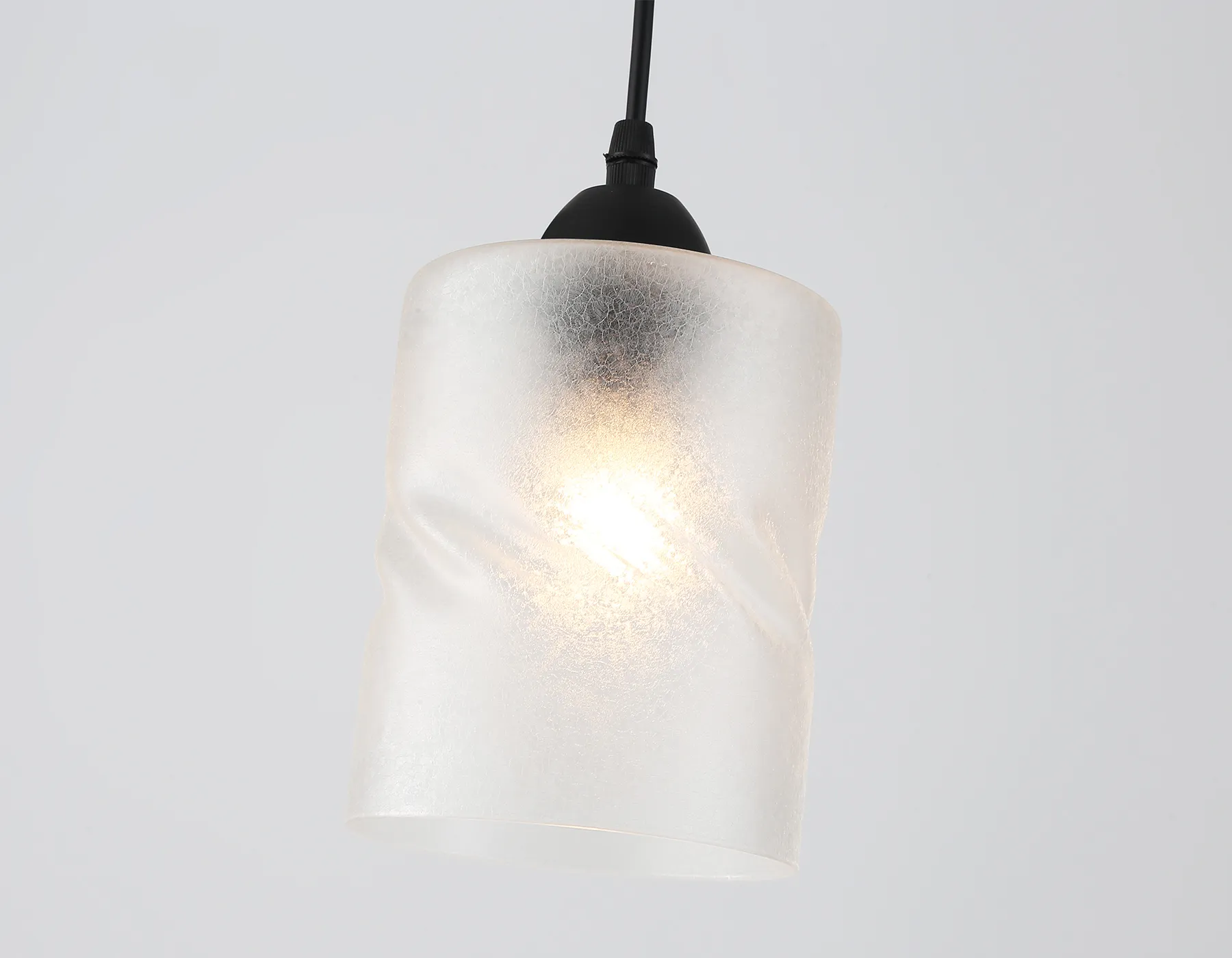 картинка Светильник подвесной со стеклянным плафоном